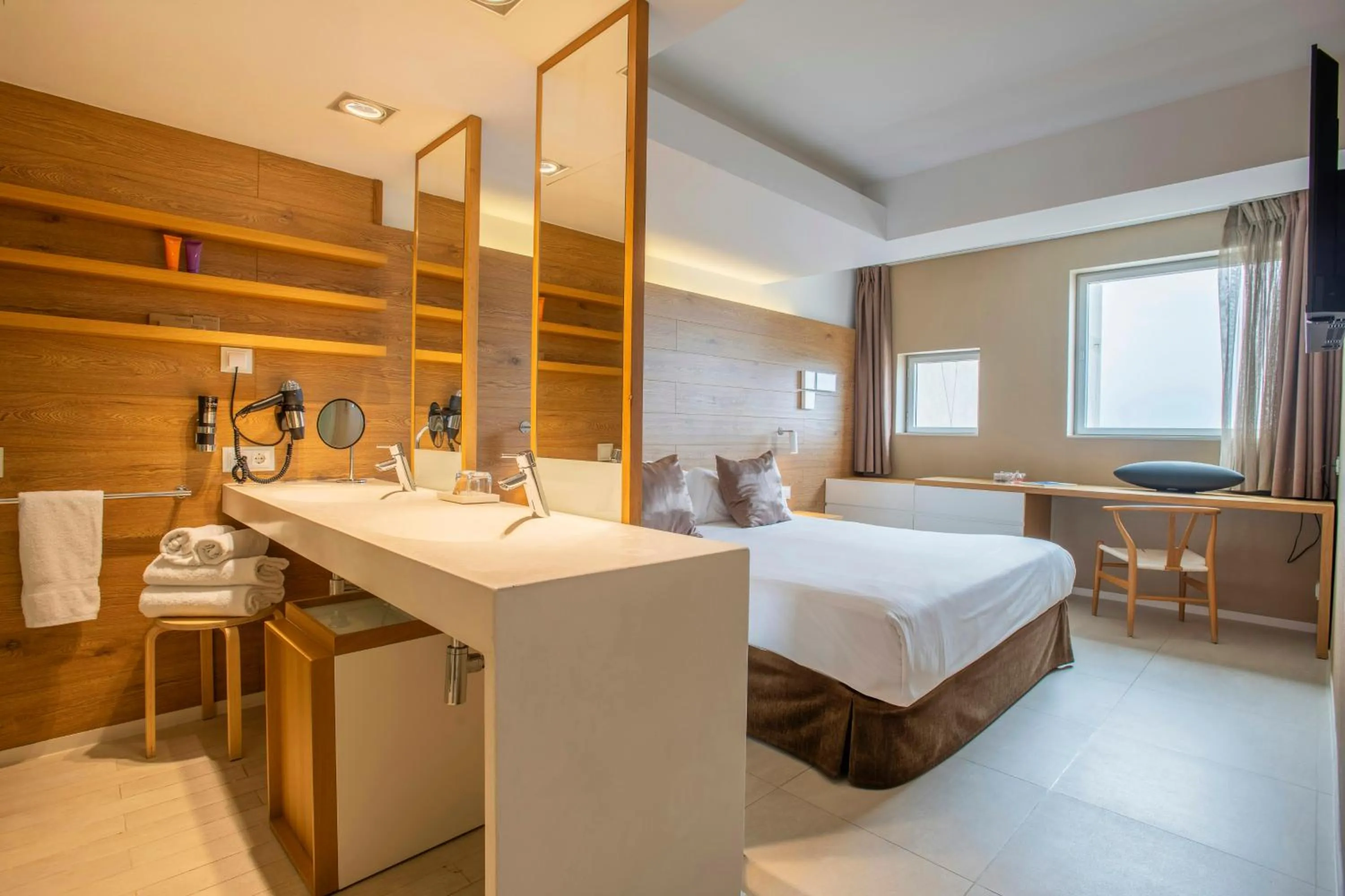 Bathroom, Bed in Leonardo Boutique Hotel Mallorca Port Portals - Adults only