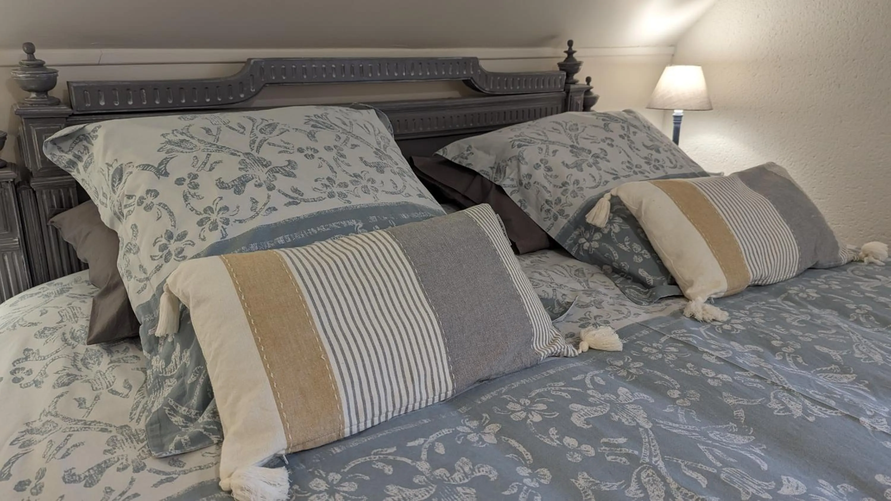 Bed in Au Bonheur de Cisse