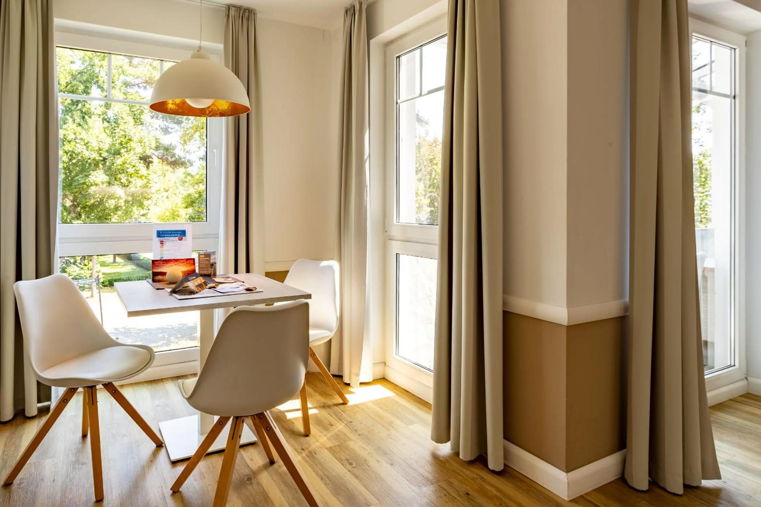 Dining area in Victoria Suites