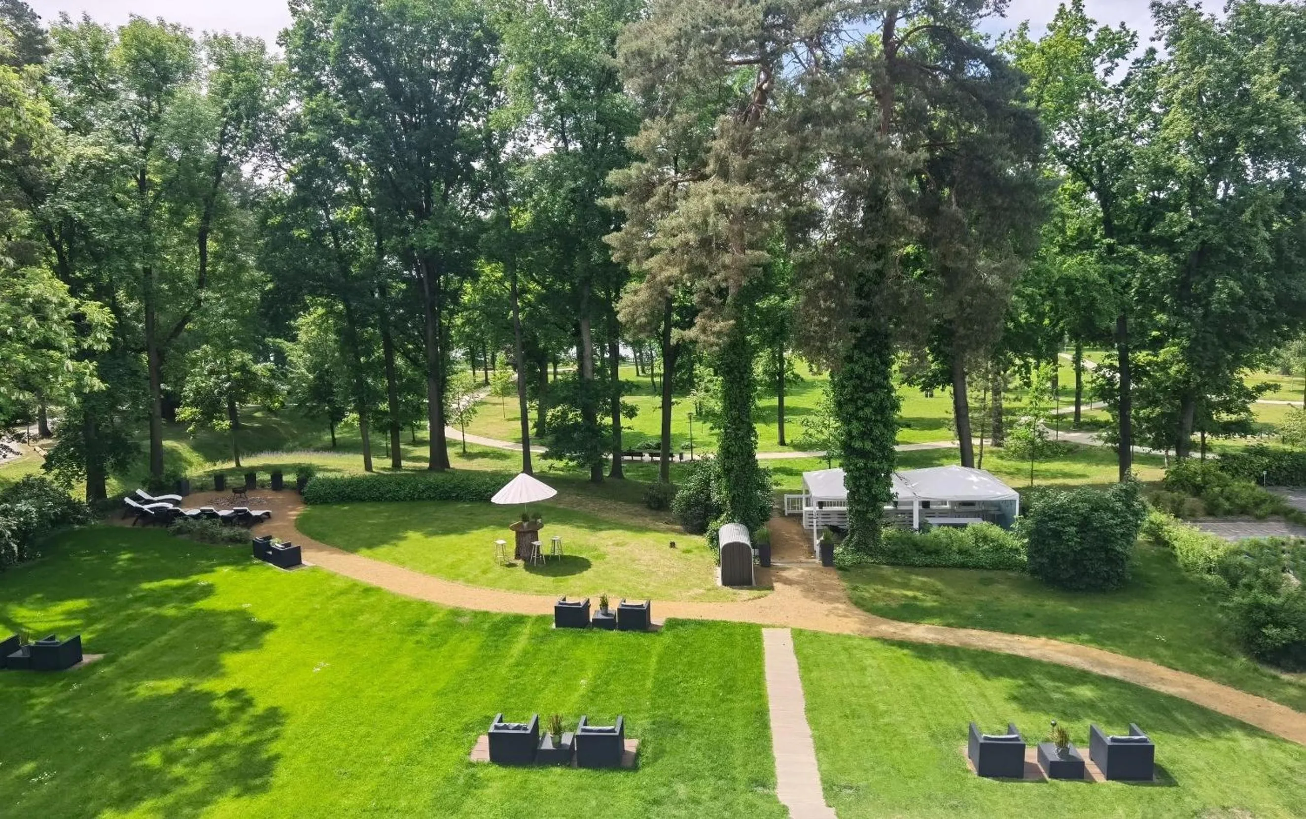 Seating area in Victoria Suites