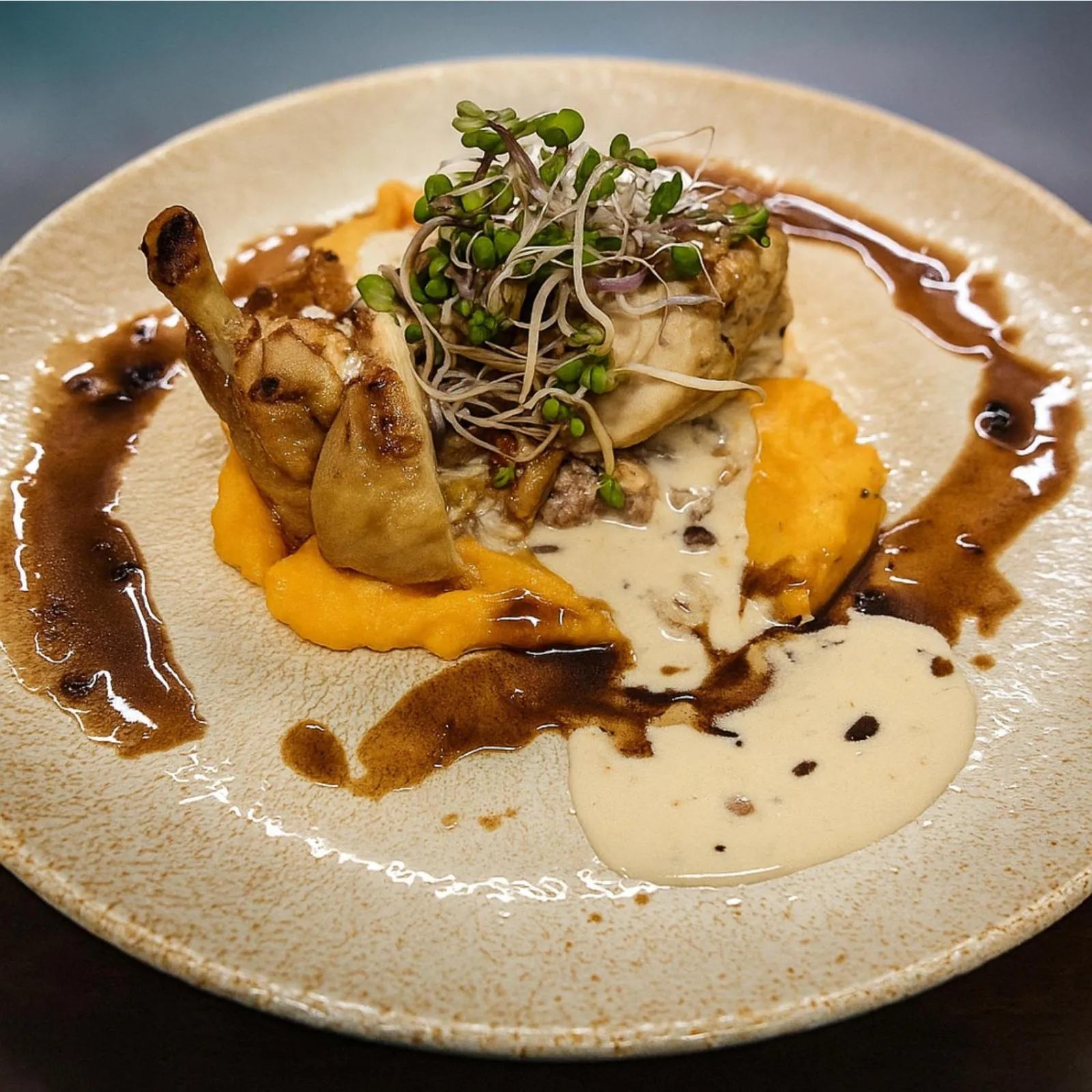 Restaurant/places to eat in Victoria Suites