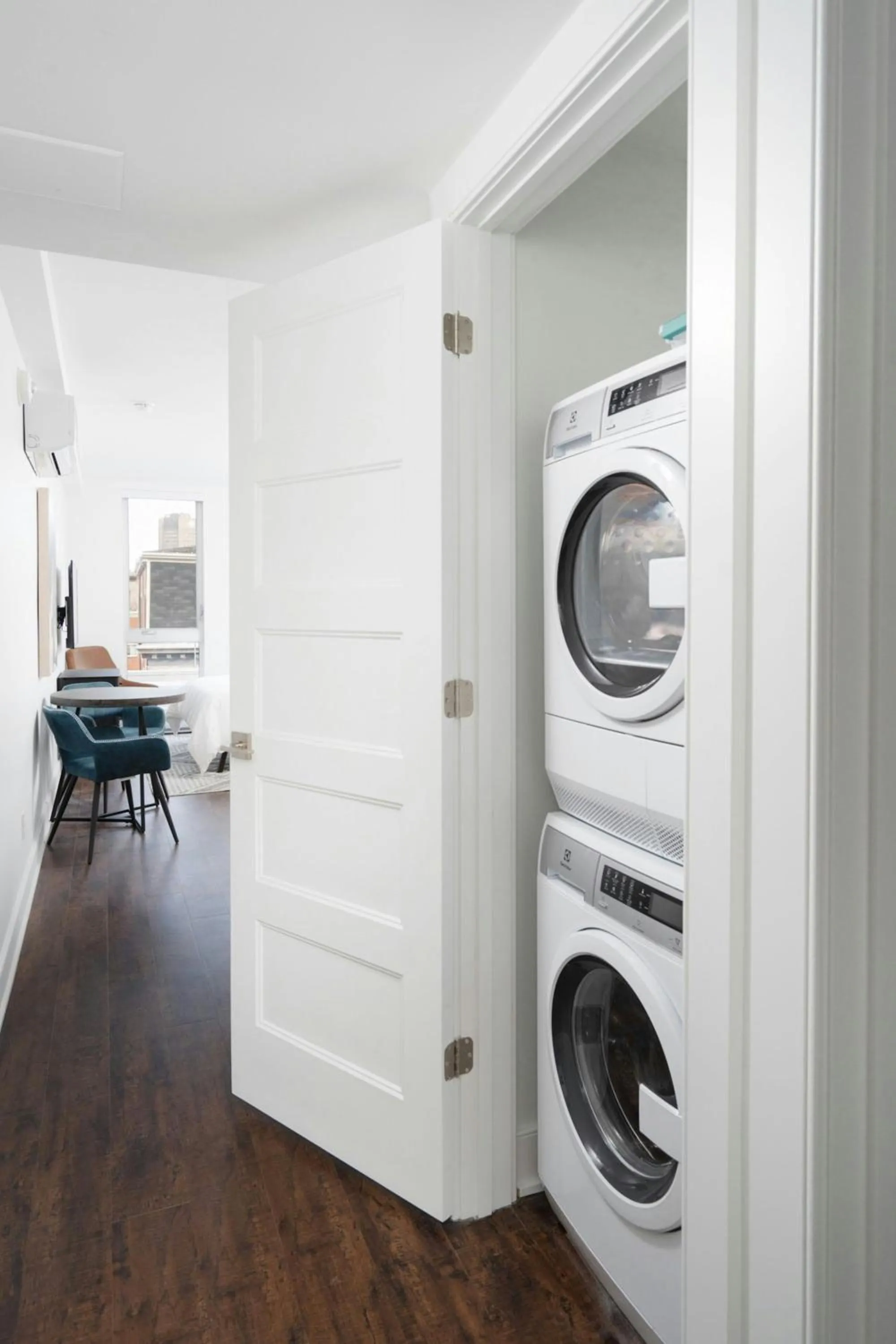Bedroom in Sonder by Marriott Bonvoy Gare Saint Denis Apartments Downtown