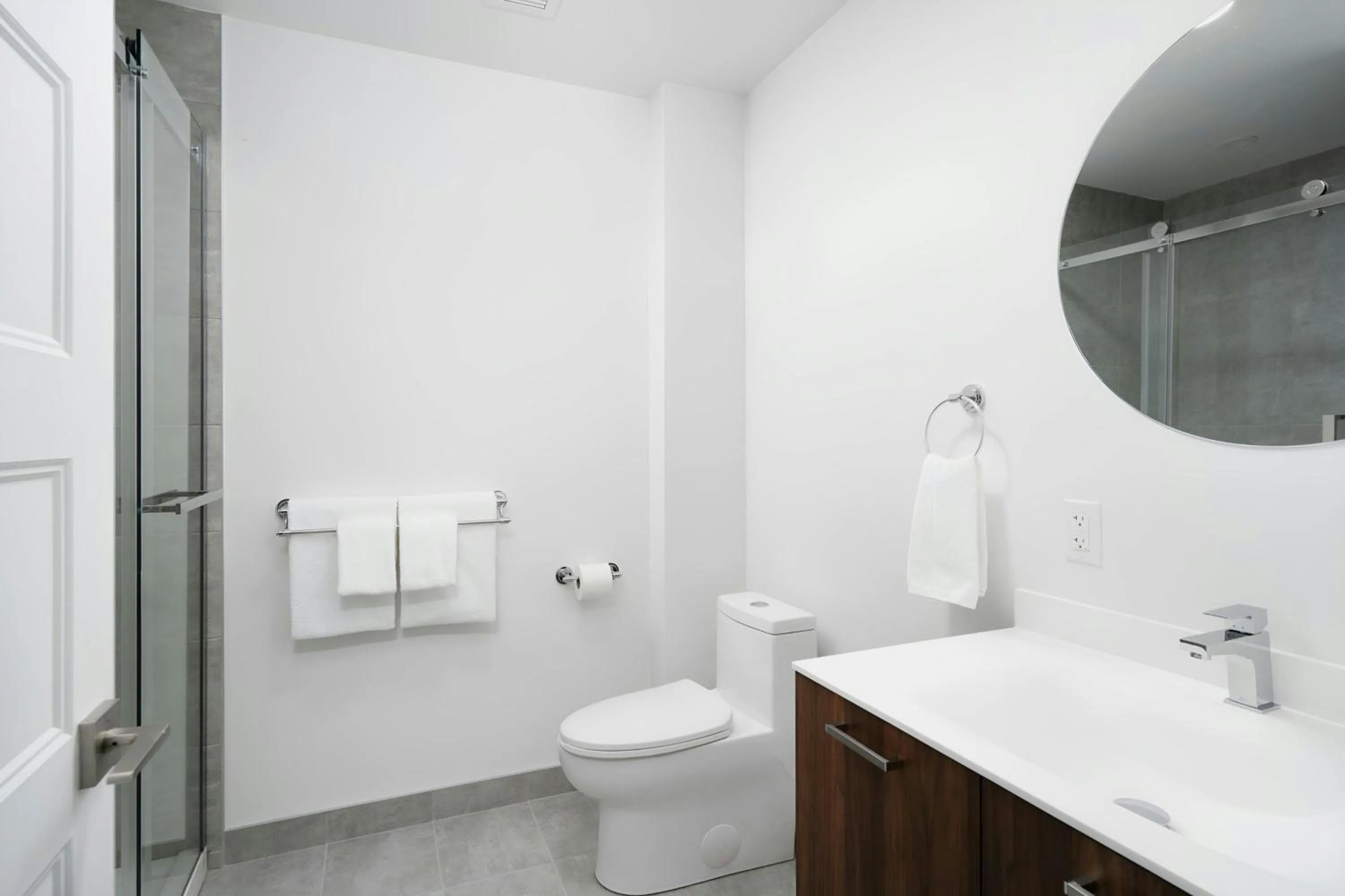 Bathroom in Sonder by Marriott Bonvoy Gare Saint Denis Apartments Downtown