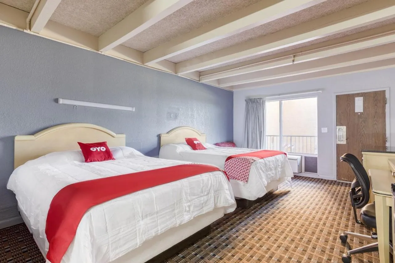 OXFORD INN, Lincoln Blvd