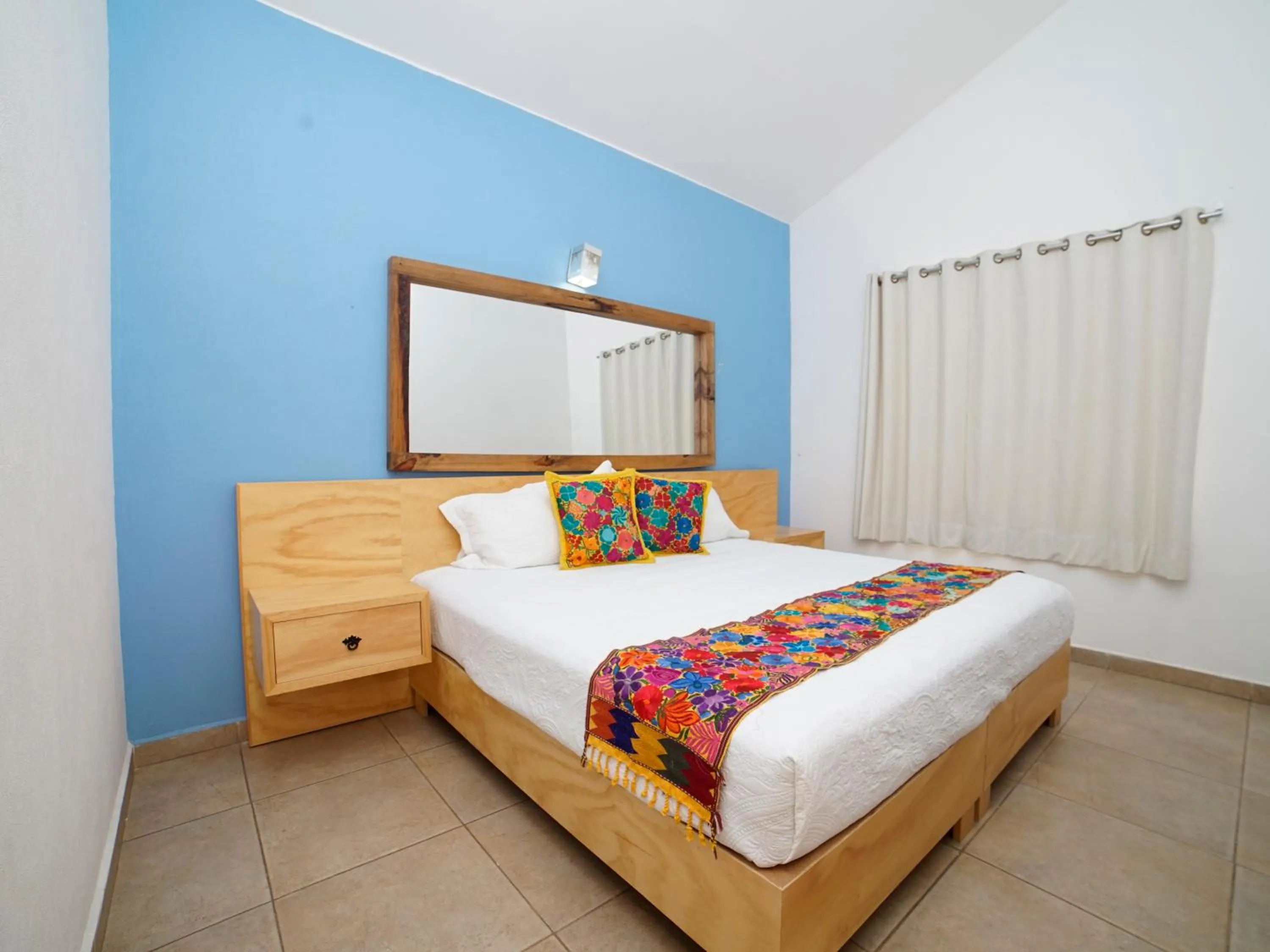 Hotel y Villas Los Pirules by Rotamundos