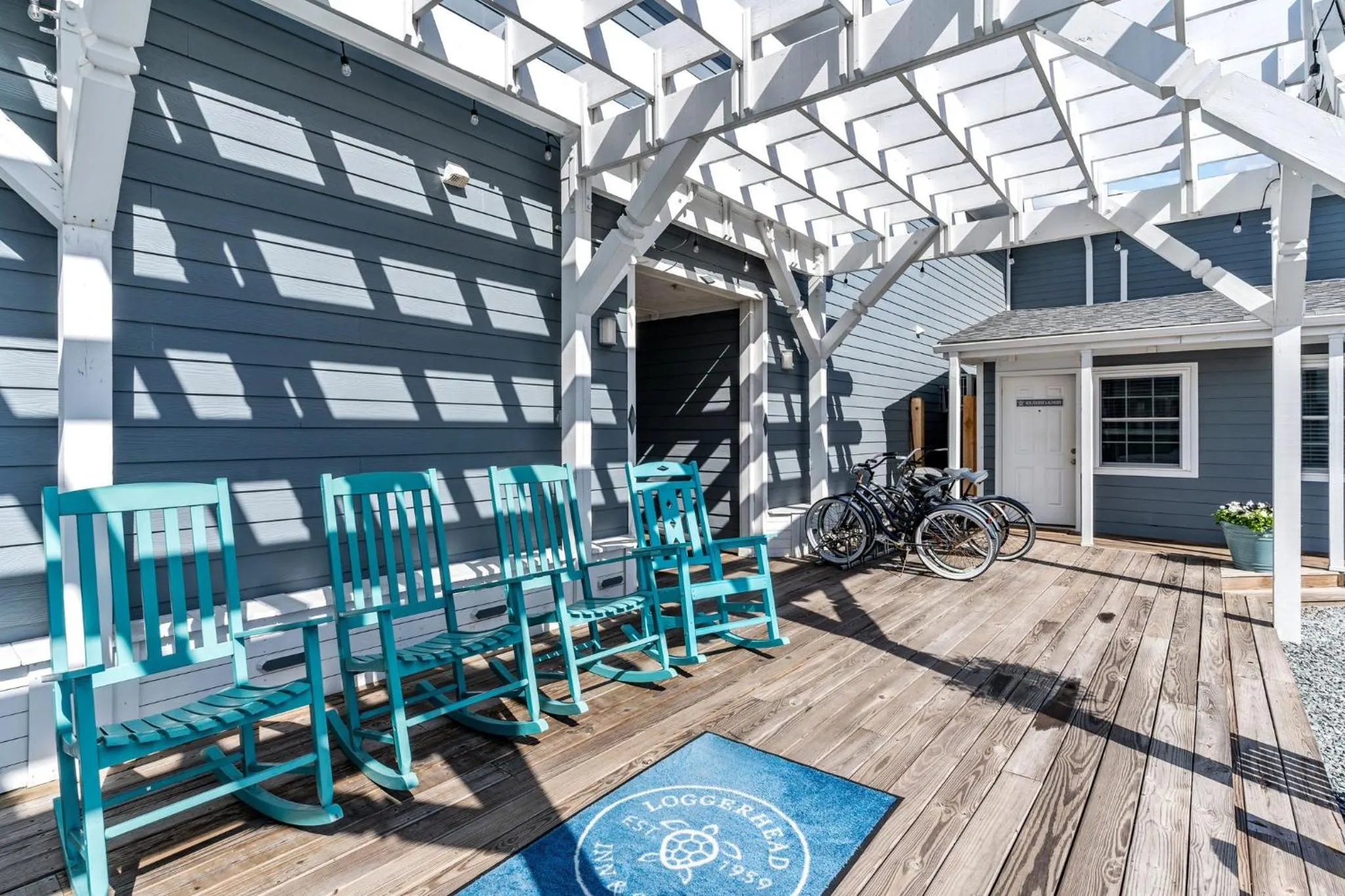 Patio in Loggerhead Inn and Suites