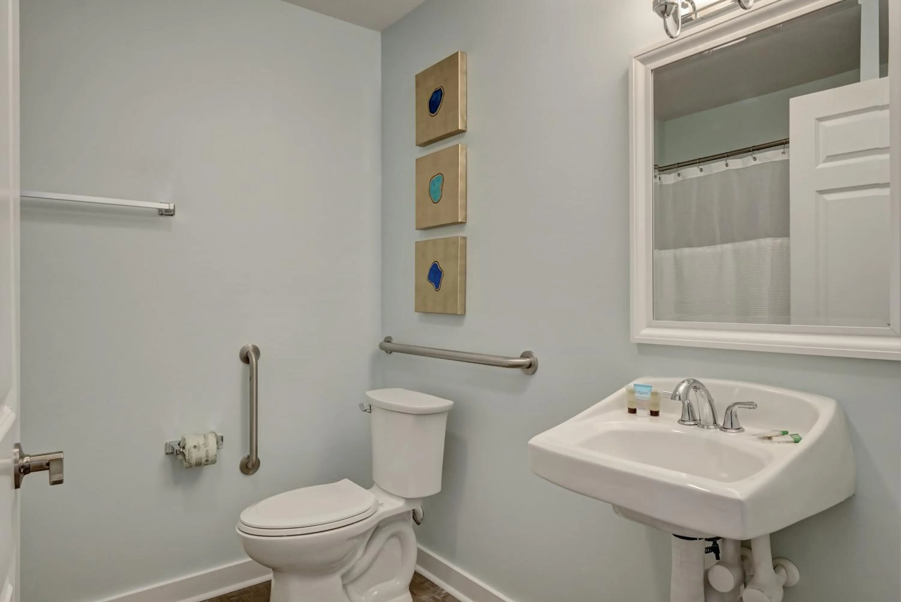 Property building in Loggerhead Inn and Suites