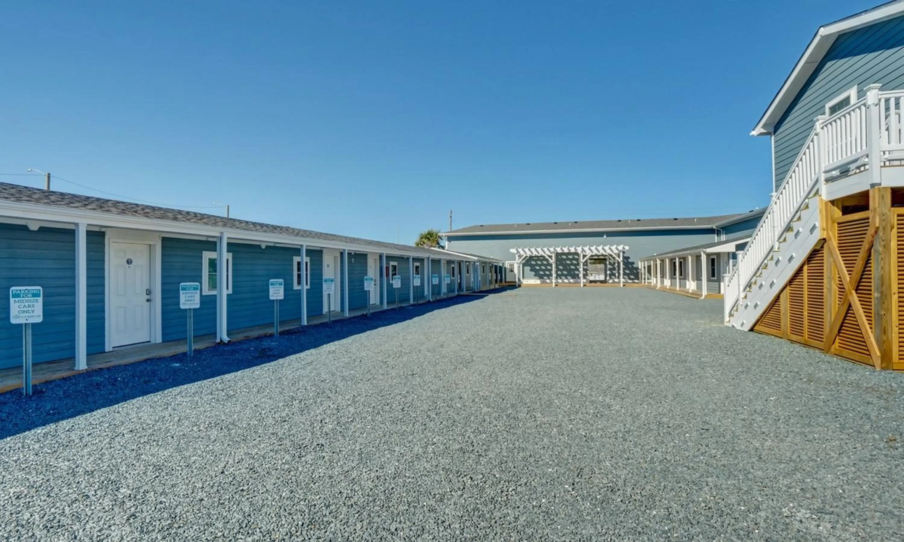 Property building in Loggerhead Inn and Suites