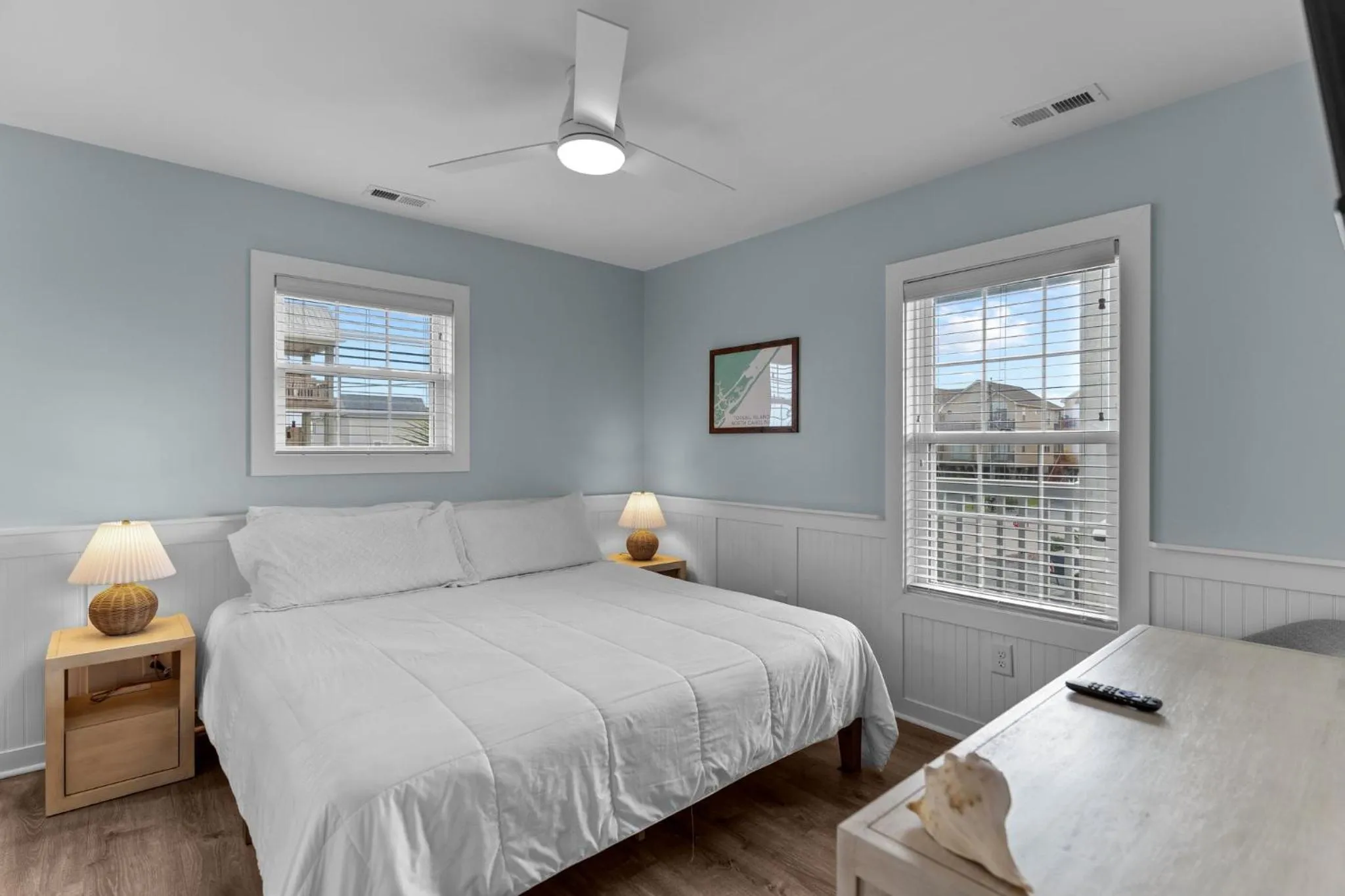 Bed in Loggerhead Inn and Suites