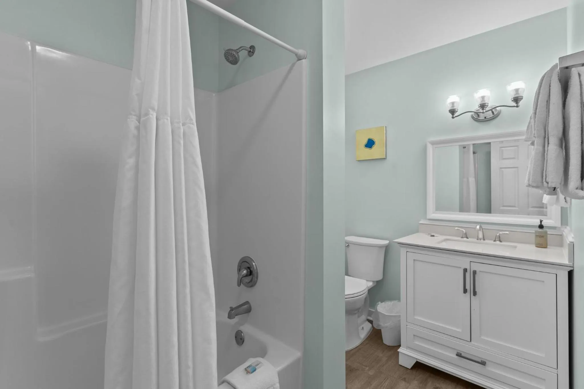 Bathroom in Loggerhead Inn and Suites