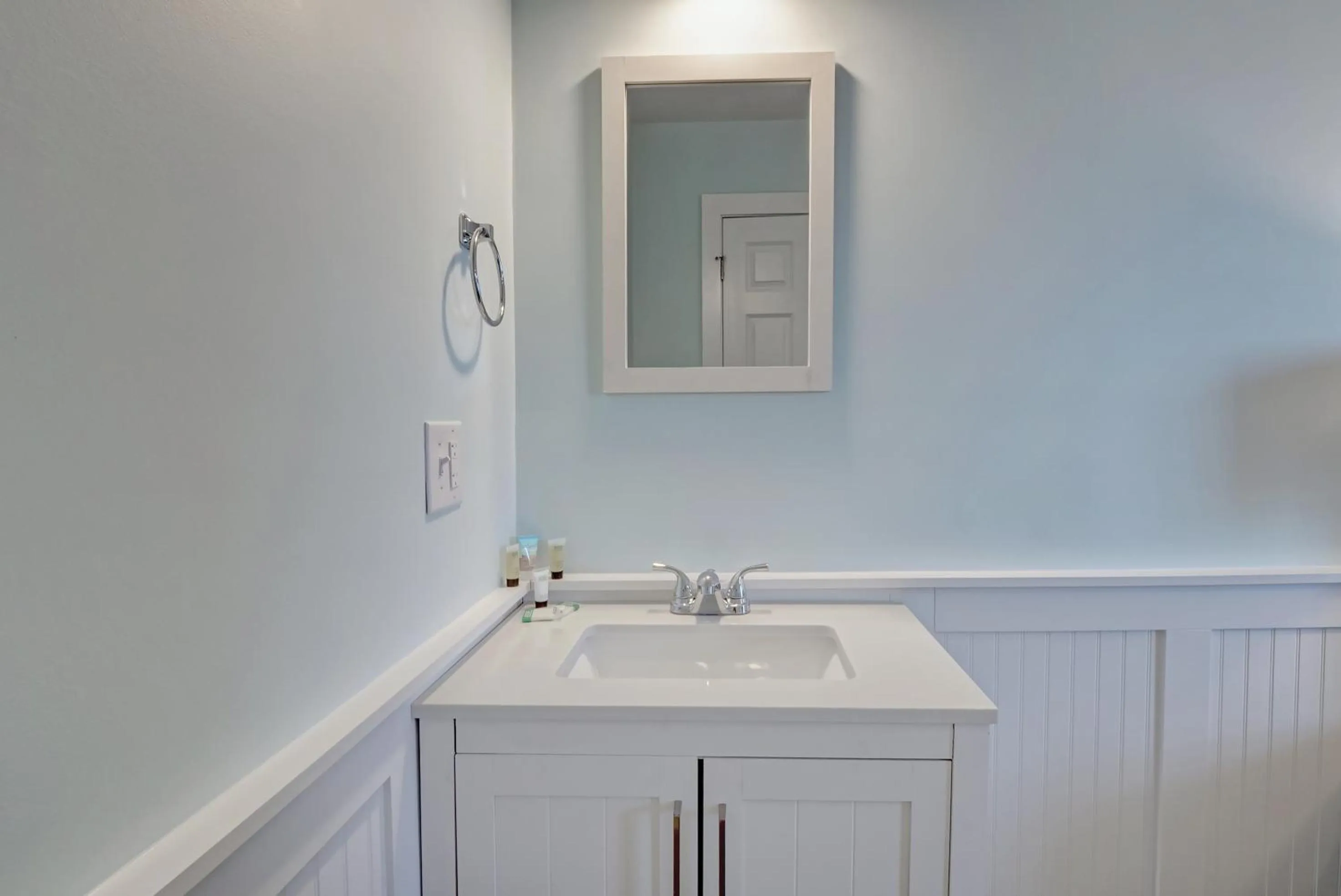 Property building in Loggerhead Inn and Suites