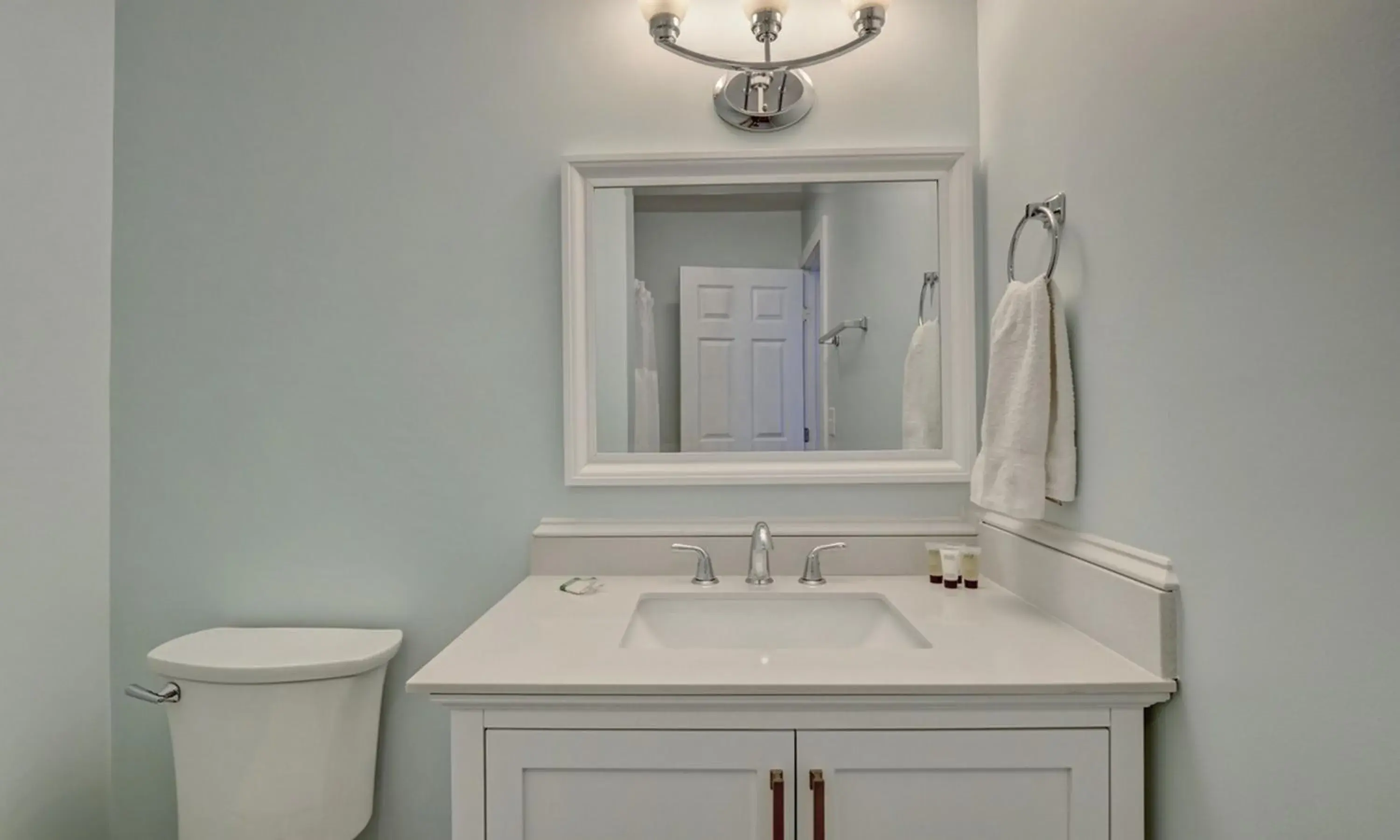 Standard Suite in Loggerhead Inn and Suites Standard Suite in Loggerhead Inn and Suites