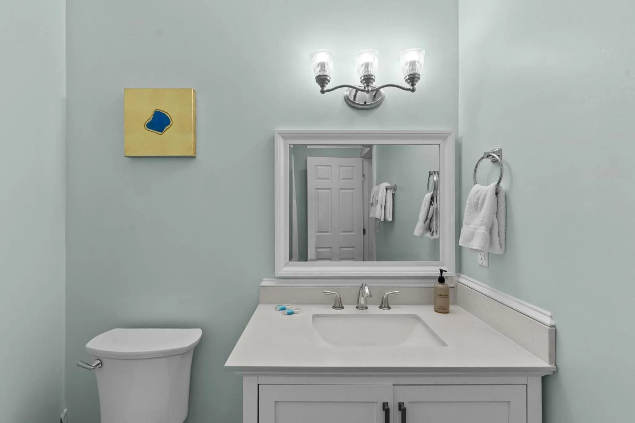 Bathroom in Loggerhead Inn and Suites