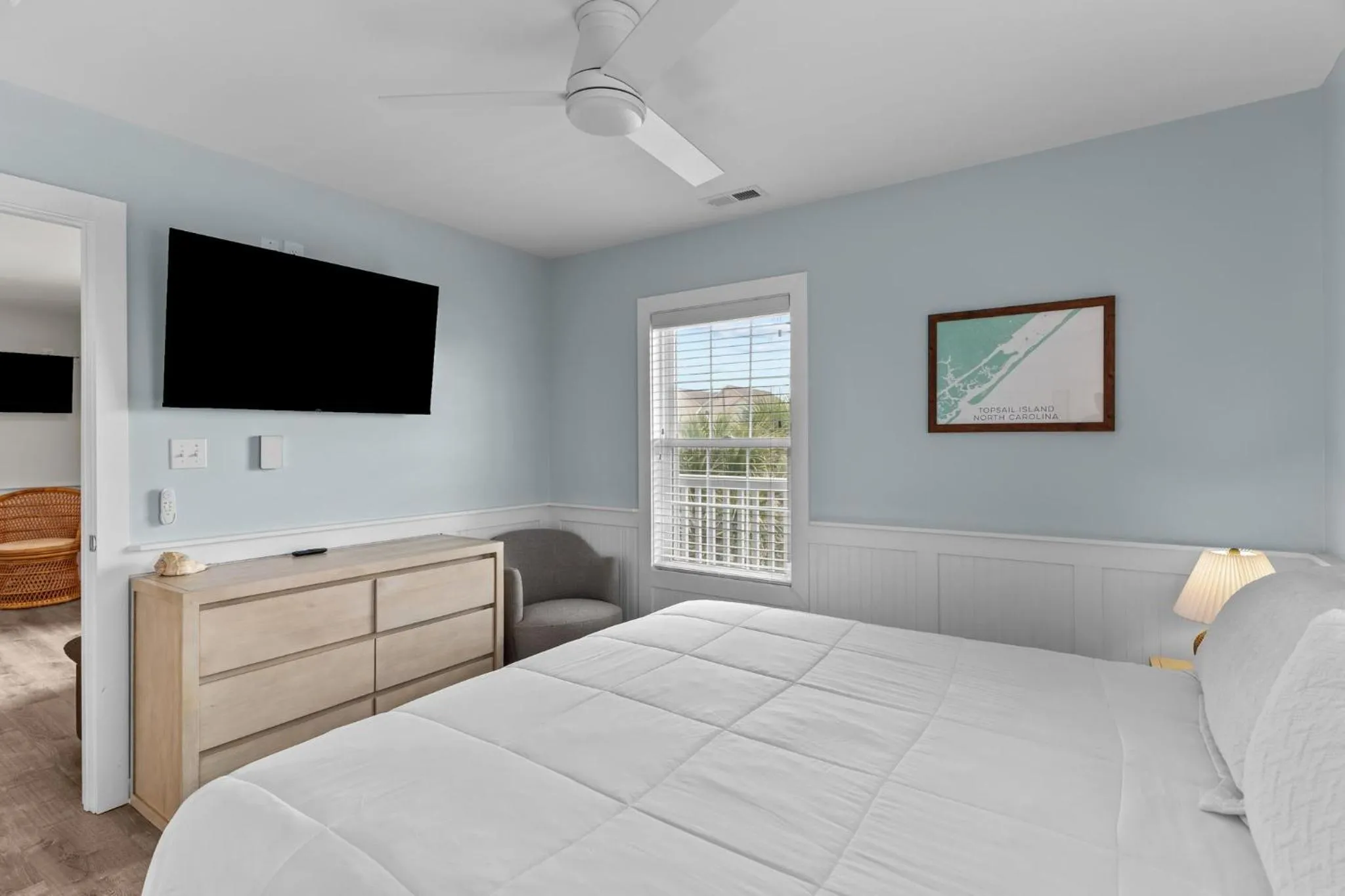 Bed in Loggerhead Inn and Suites