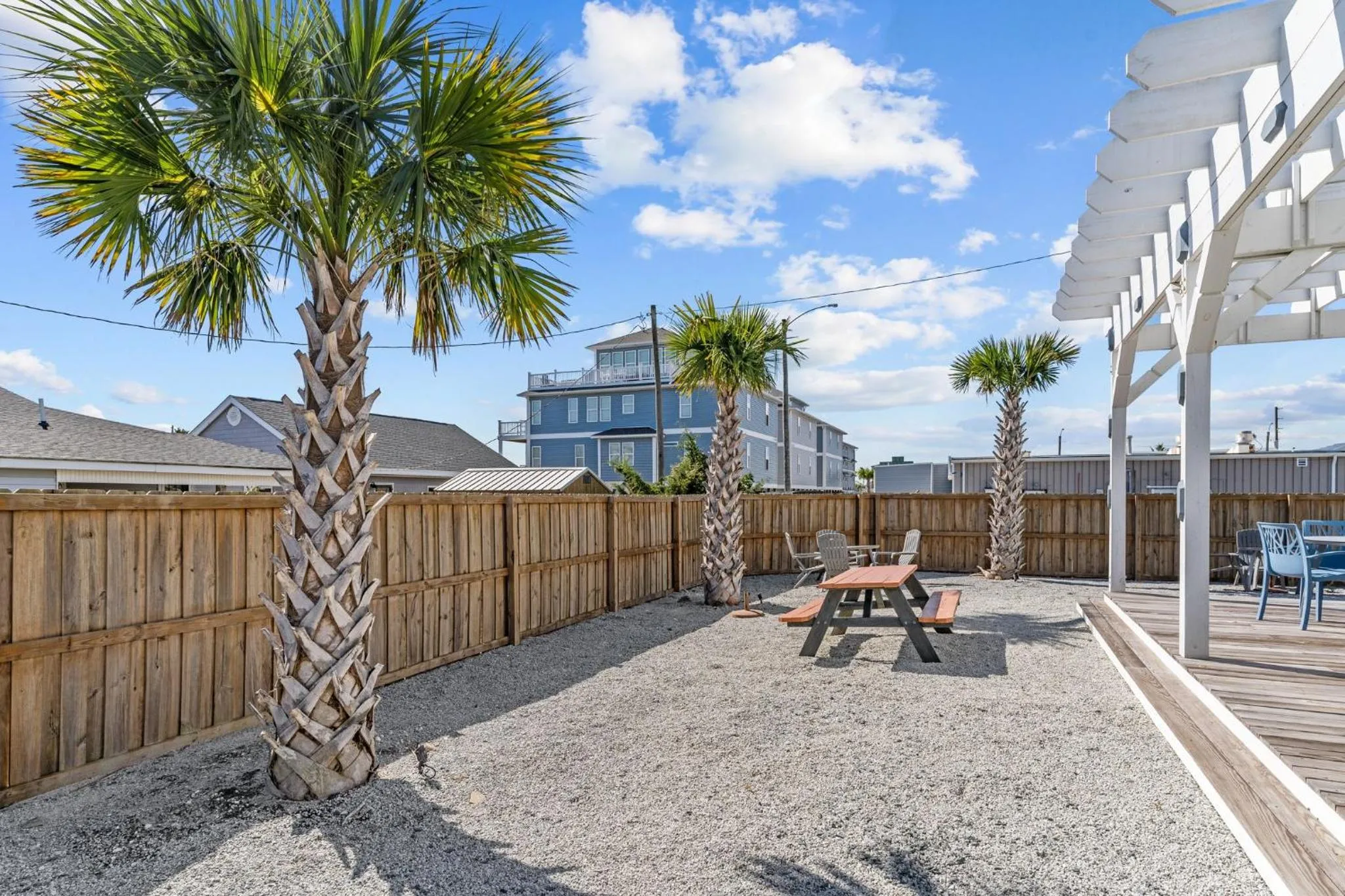 Patio in Loggerhead Inn and Suites