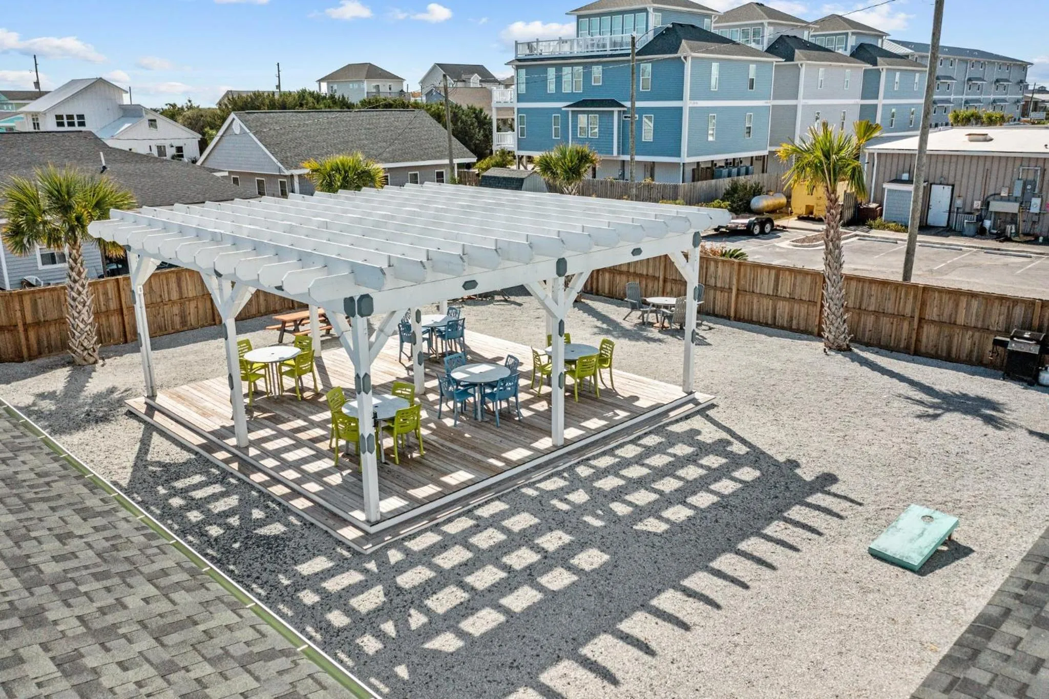 Patio in Loggerhead Inn and Suites