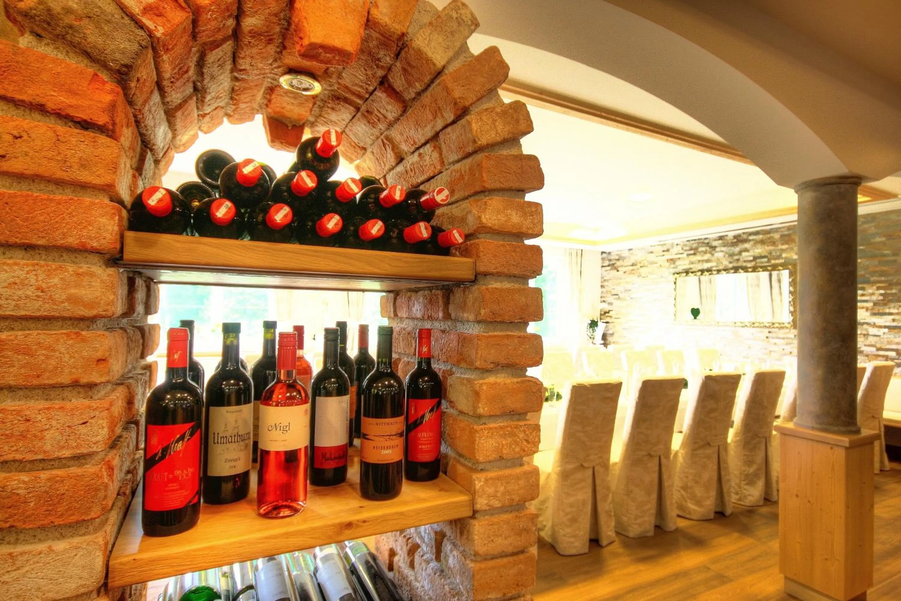 Restaurant/places to eat in Hotel Rösch