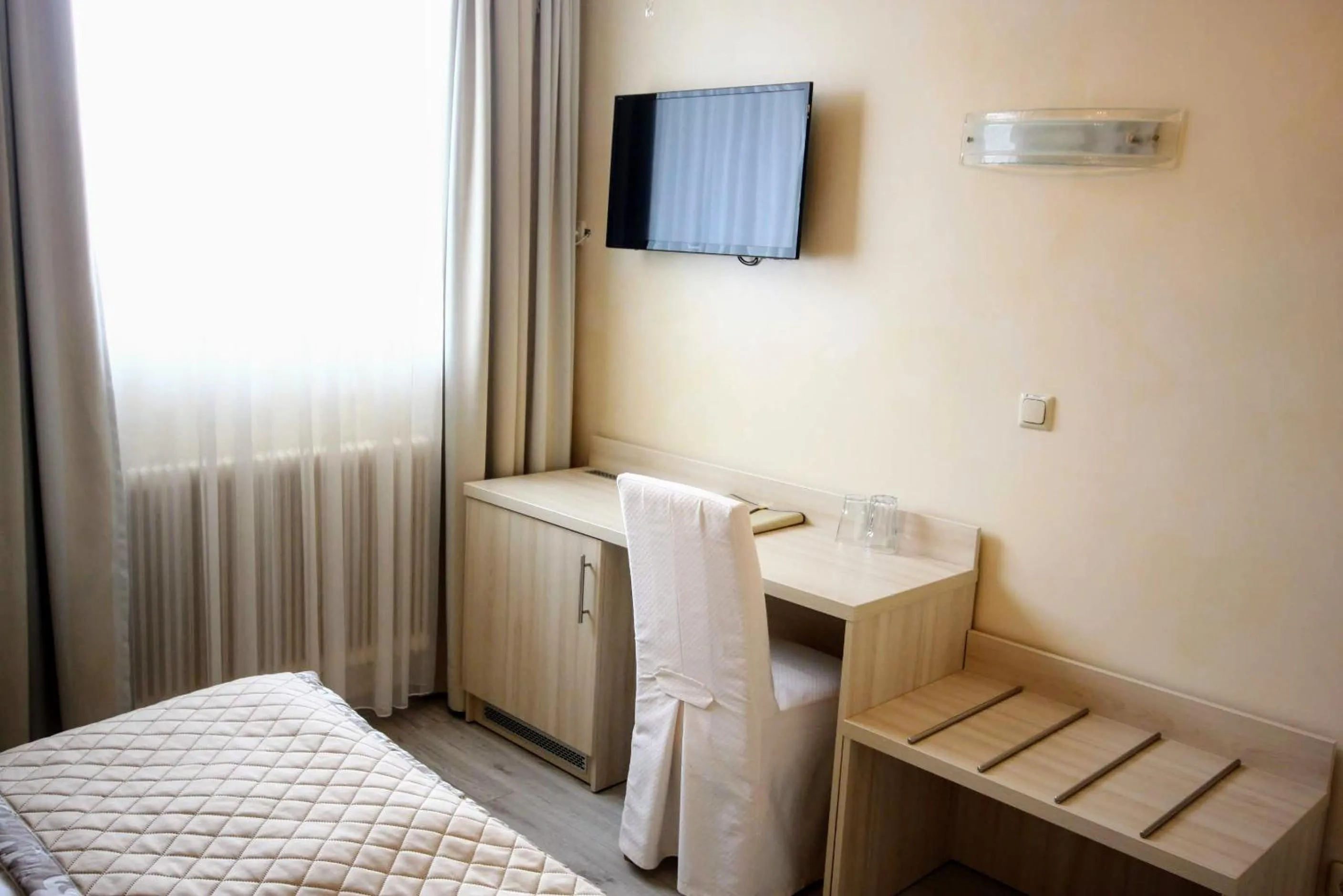 Bedroom, Bed in Hotel Rösch