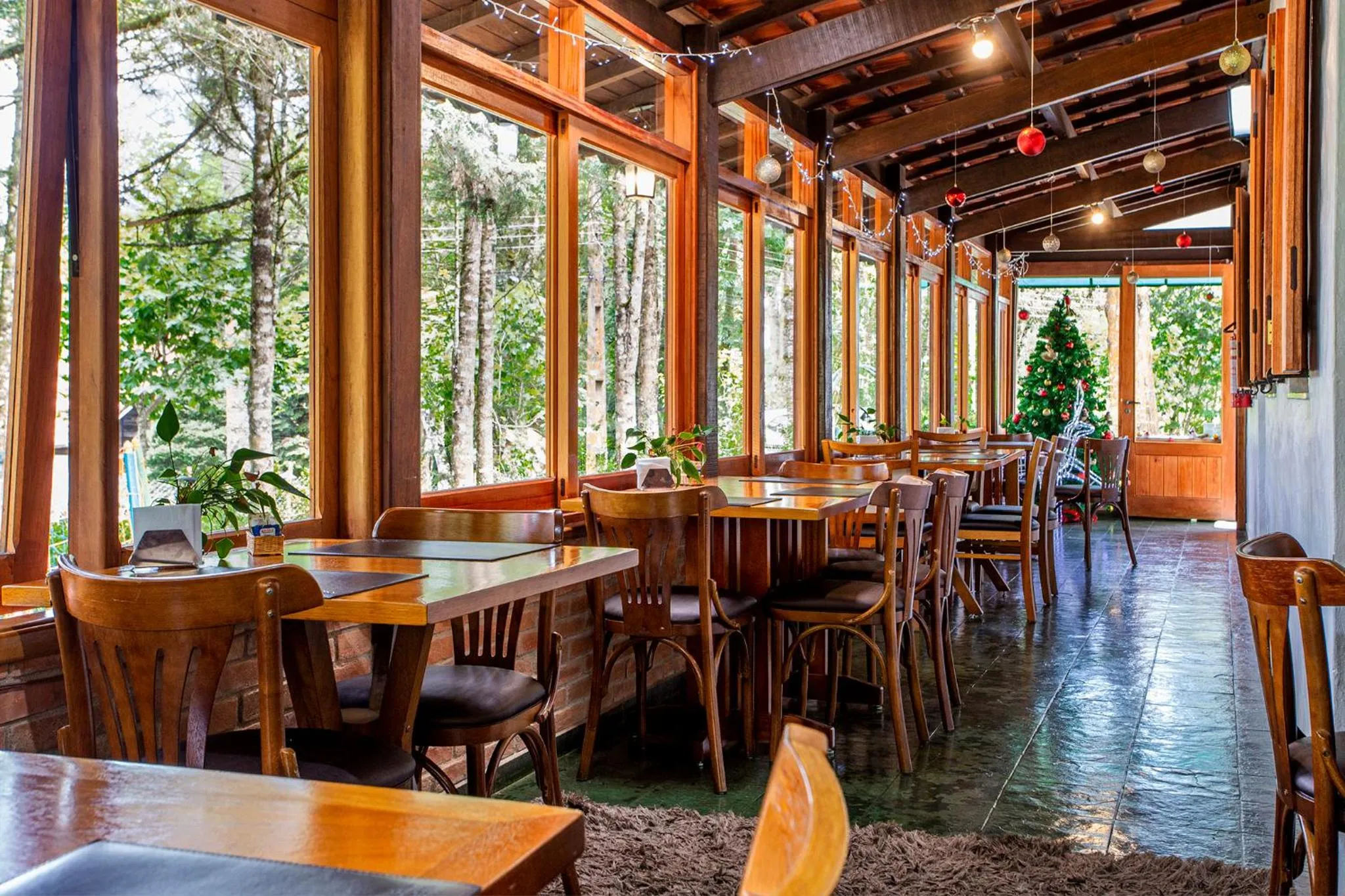 Restaurant/places to eat in Pousada Suiça Mineira Garden