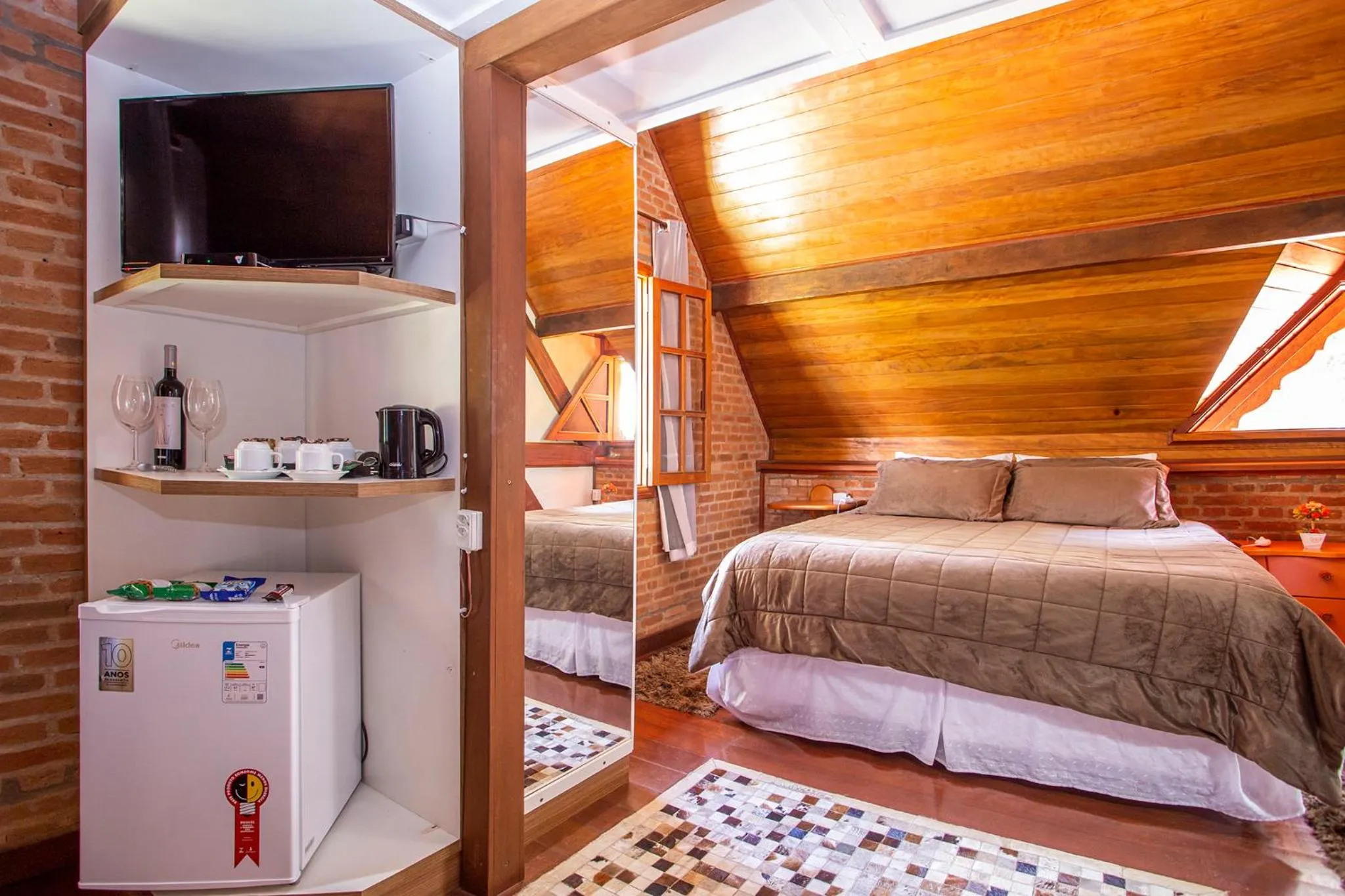 Photo of the whole room, Bed in Pousada Suiça Mineira Garden