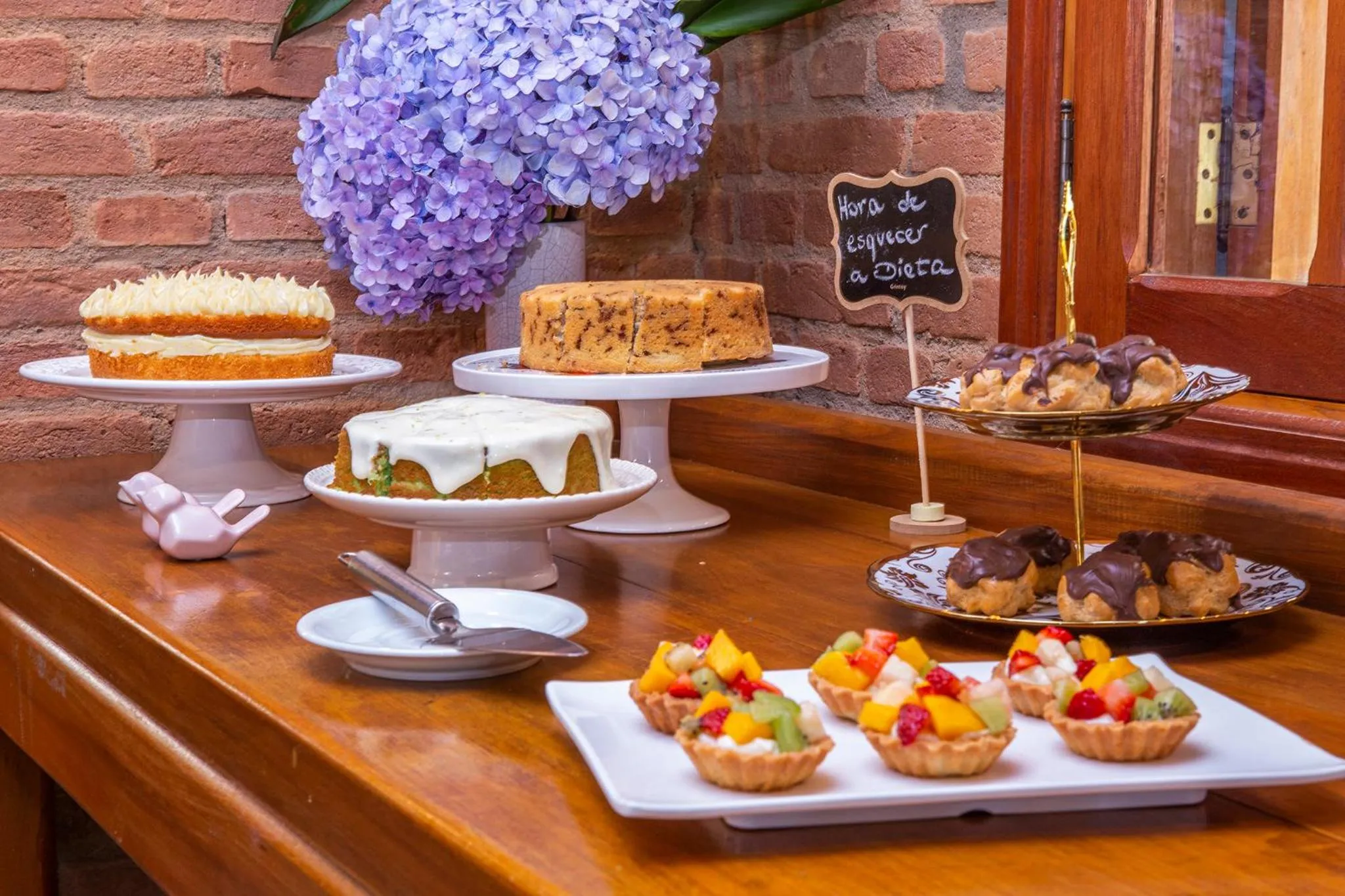 Breakfast in Pousada Suiça Mineira Garden