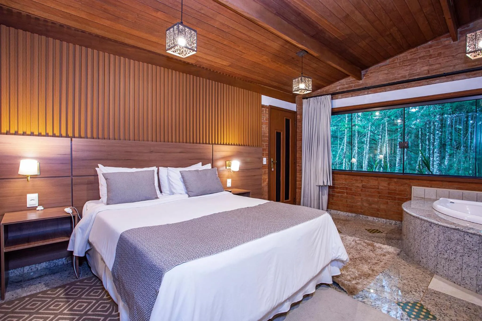 Photo of the whole room, Bed in Pousada Suiça Mineira Garden