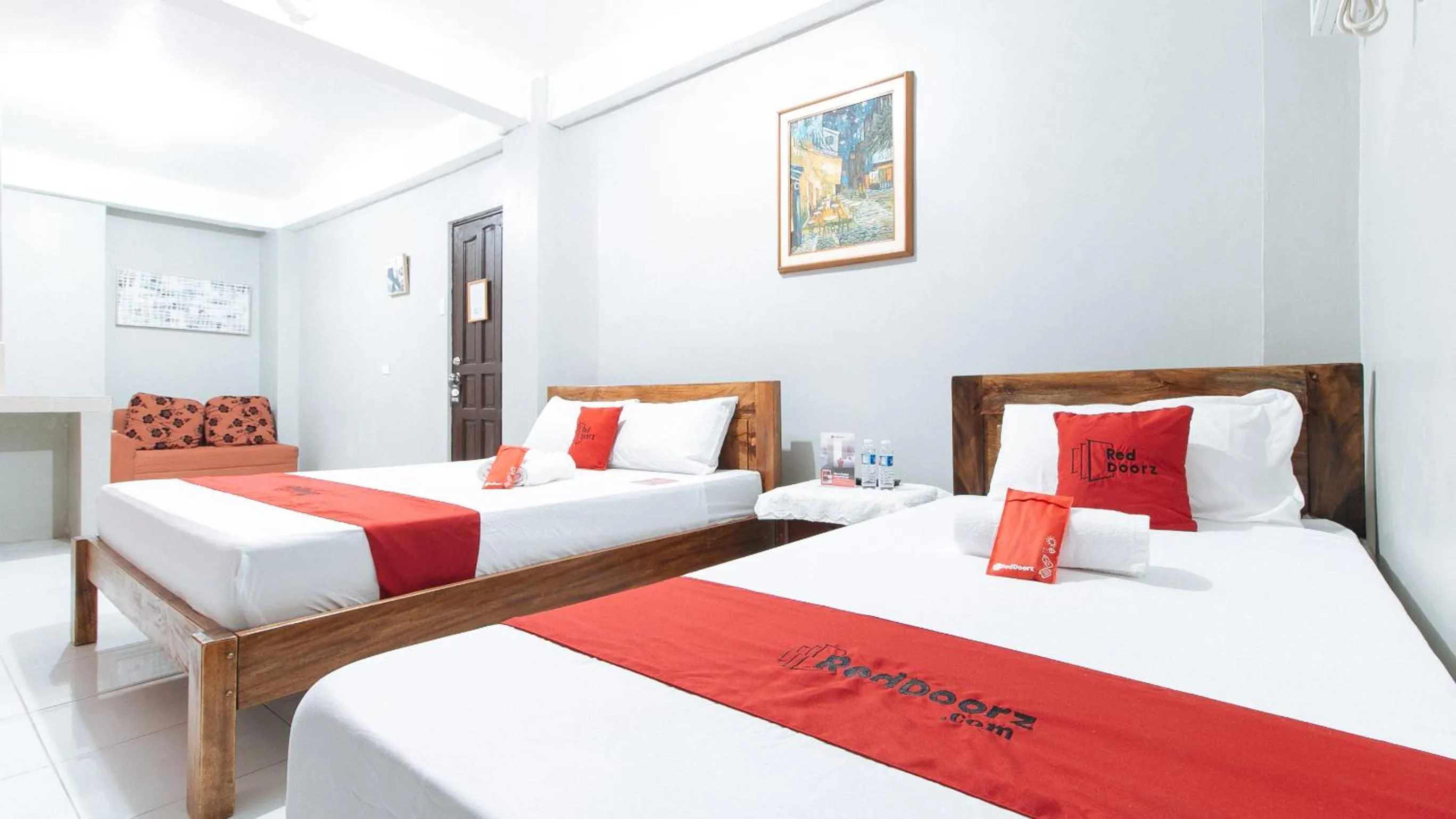 Bed in RedDoorz near Pasay Rotonda