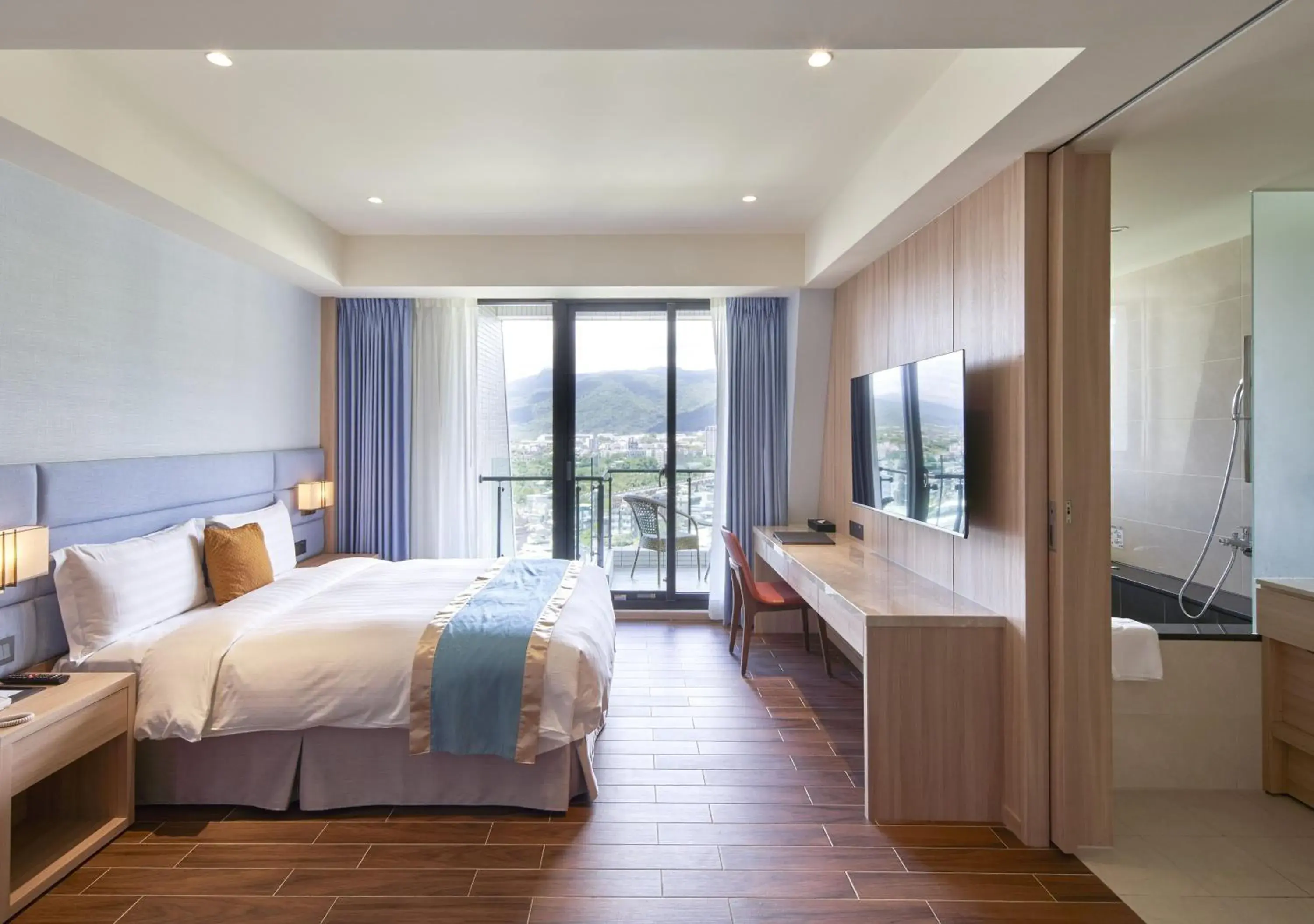 Double Room with Mountain View in Lanyang Seaview Hotel Double Room with Mountain View in Lanyang Seaview Hotel