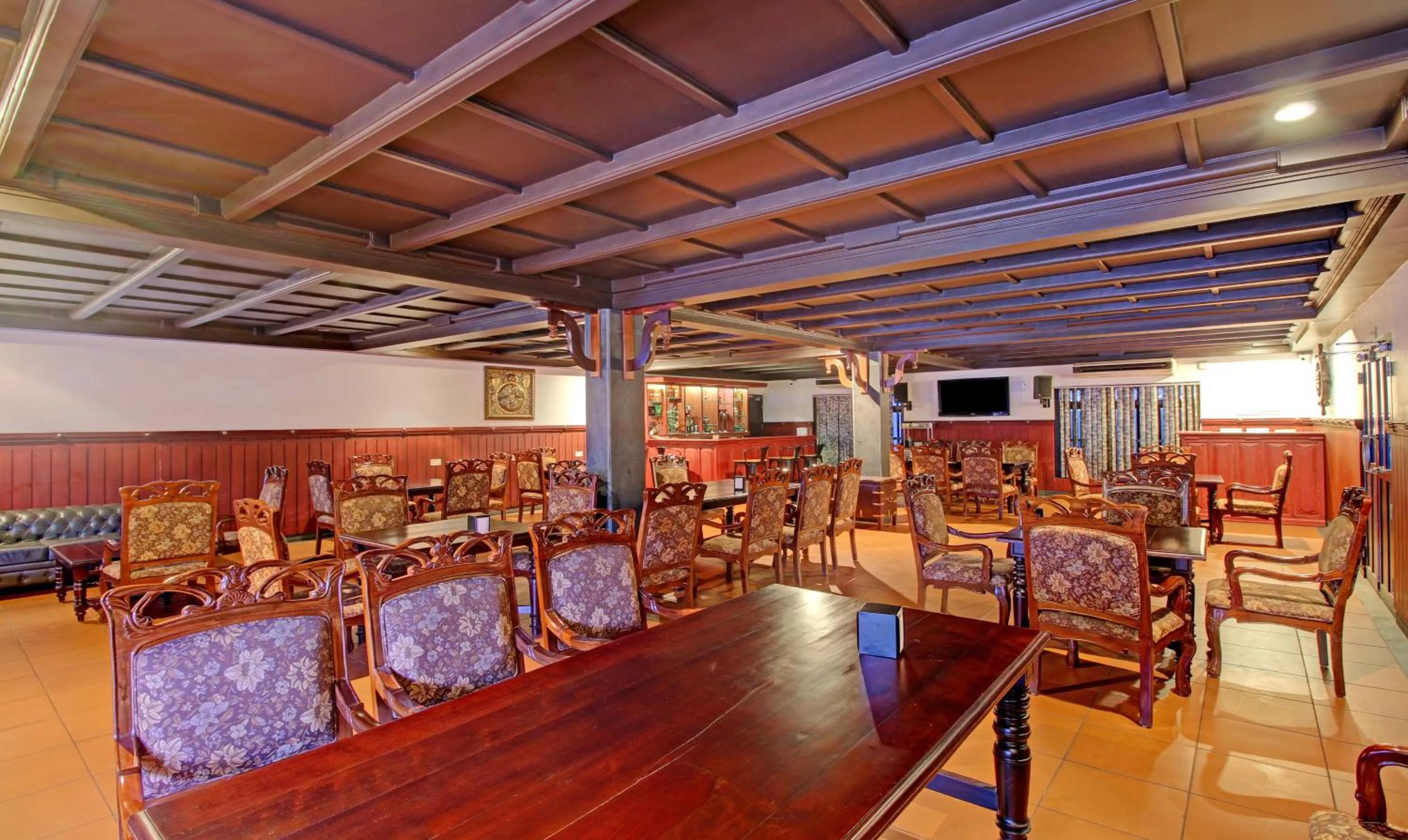 Restaurant/places to eat in Treebo Premium Travancore Palace Cherthala