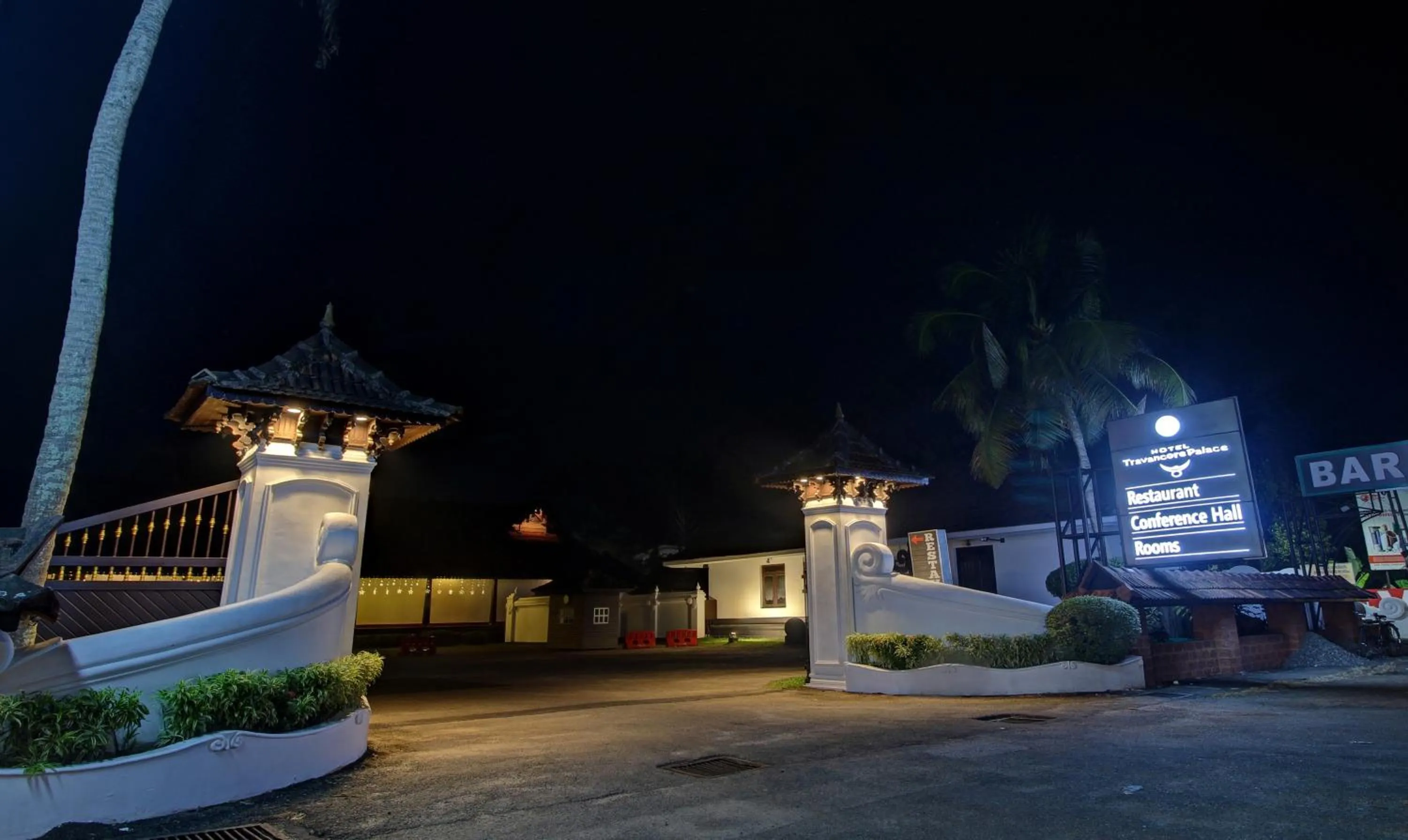 Facade/entrance in Treebo Premium Travancore Palace Cherthala