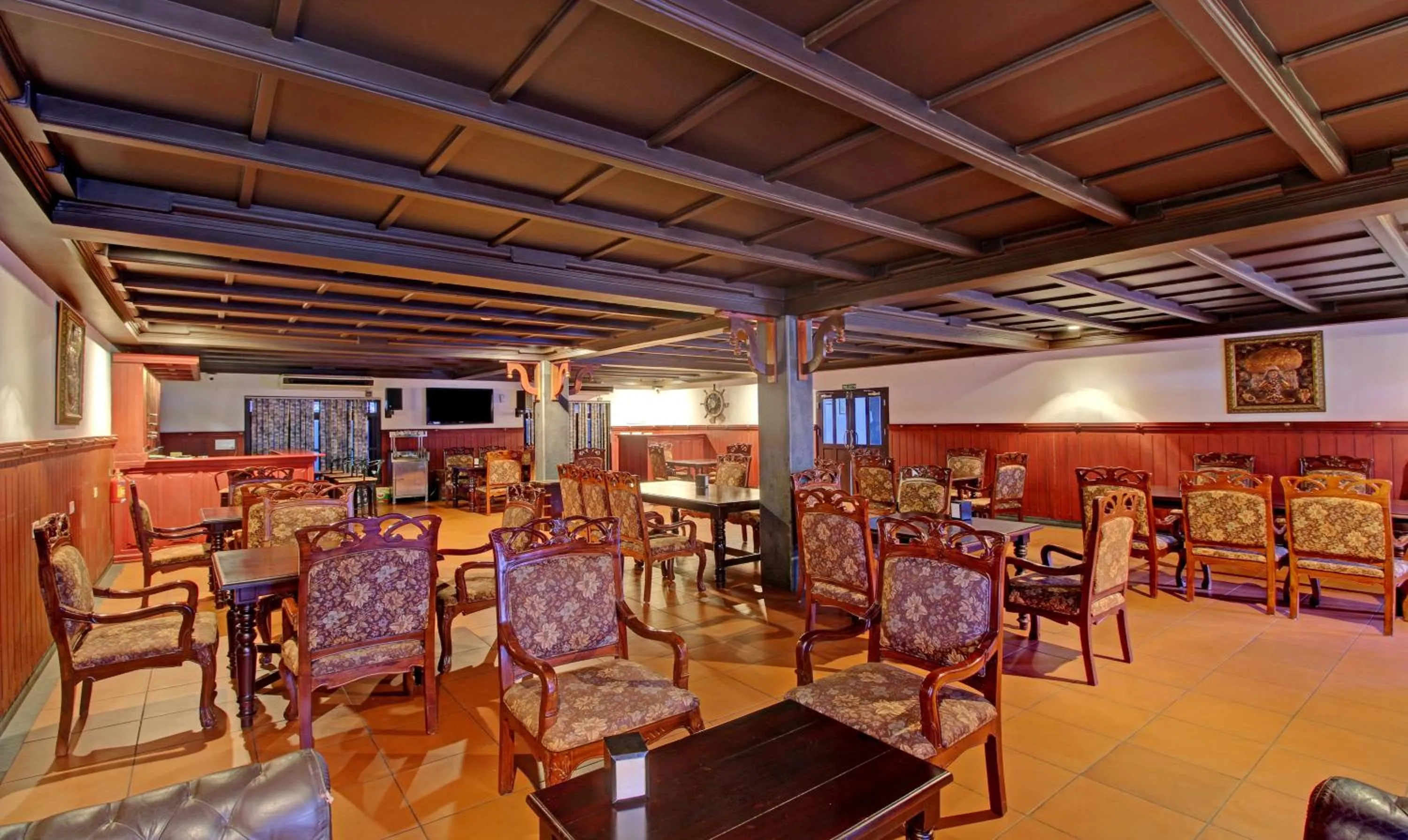 Restaurant/places to eat in Treebo Premium Travancore Palace Cherthala