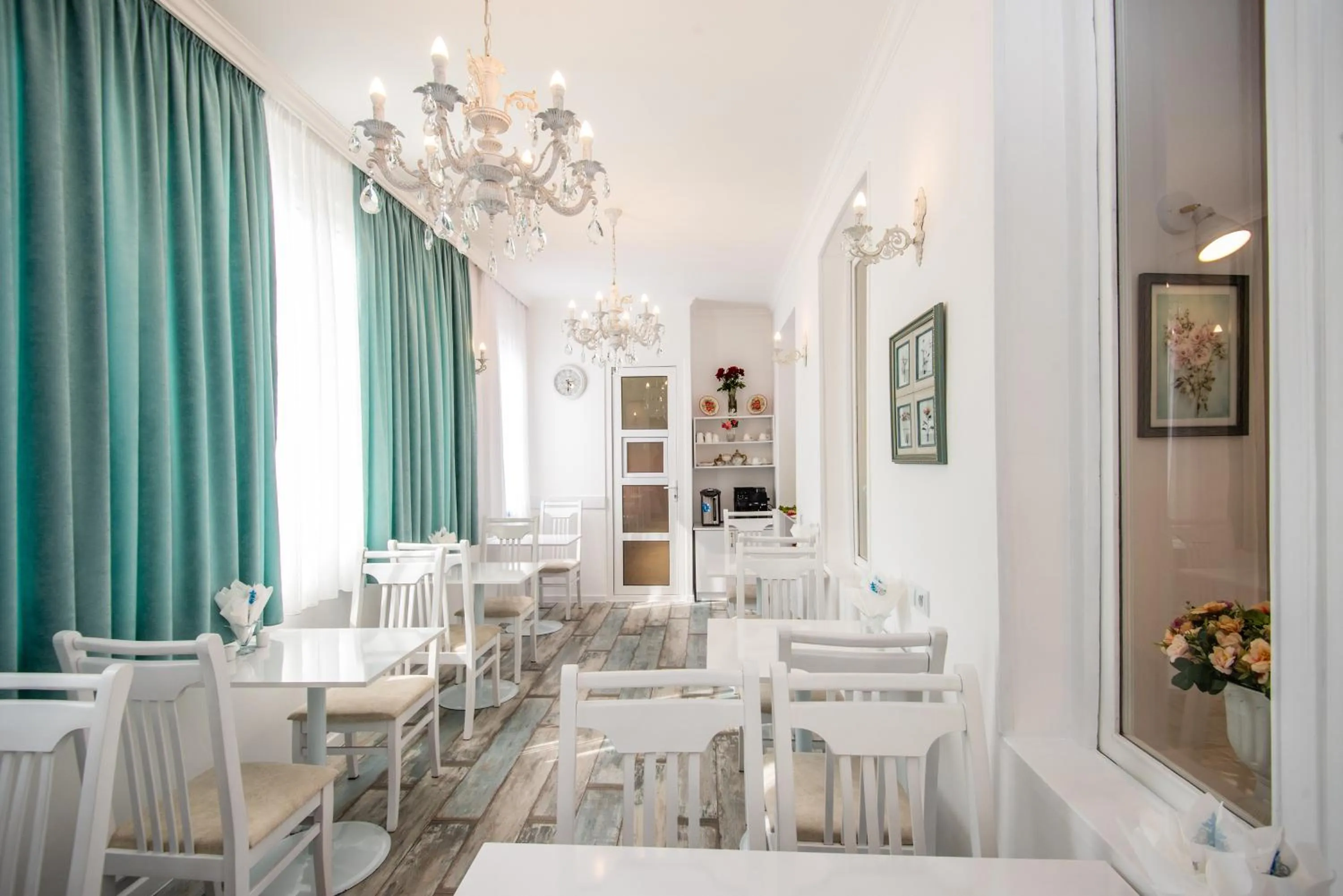 Property building in Lowell Hotel