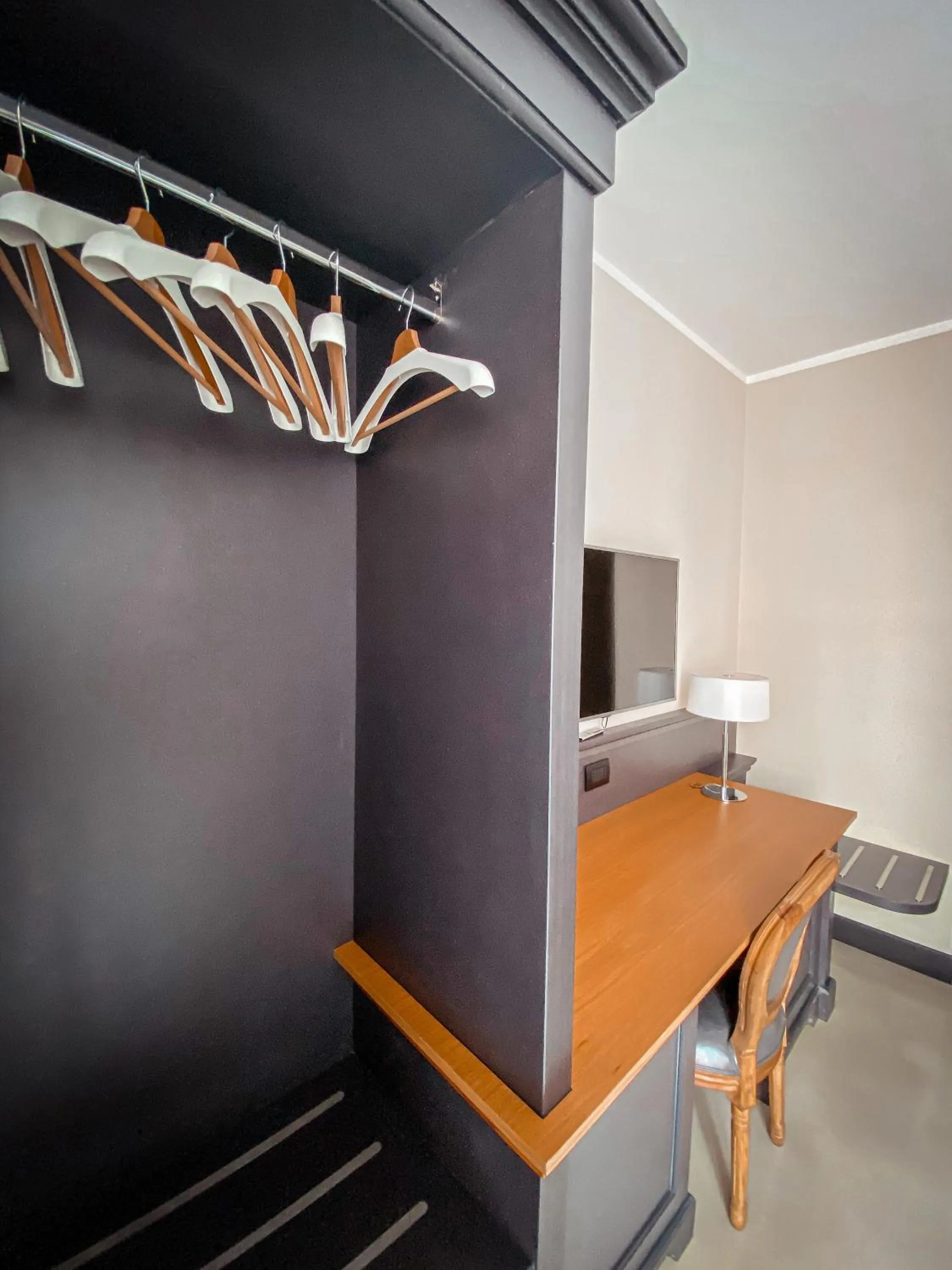 wardrobe in MH HOTEL VARAZZE