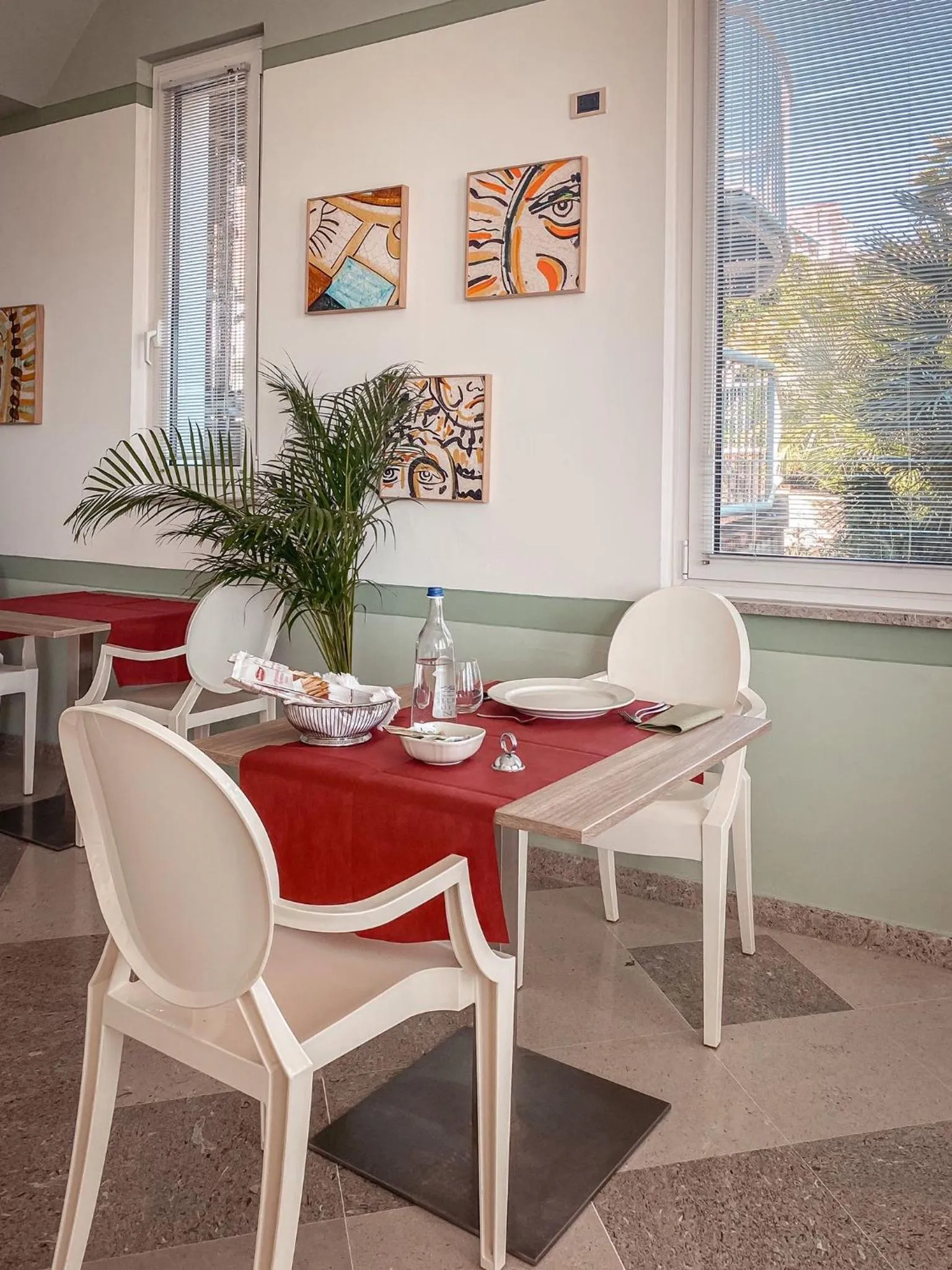 Lounge or bar in MH HOTEL VARAZZE