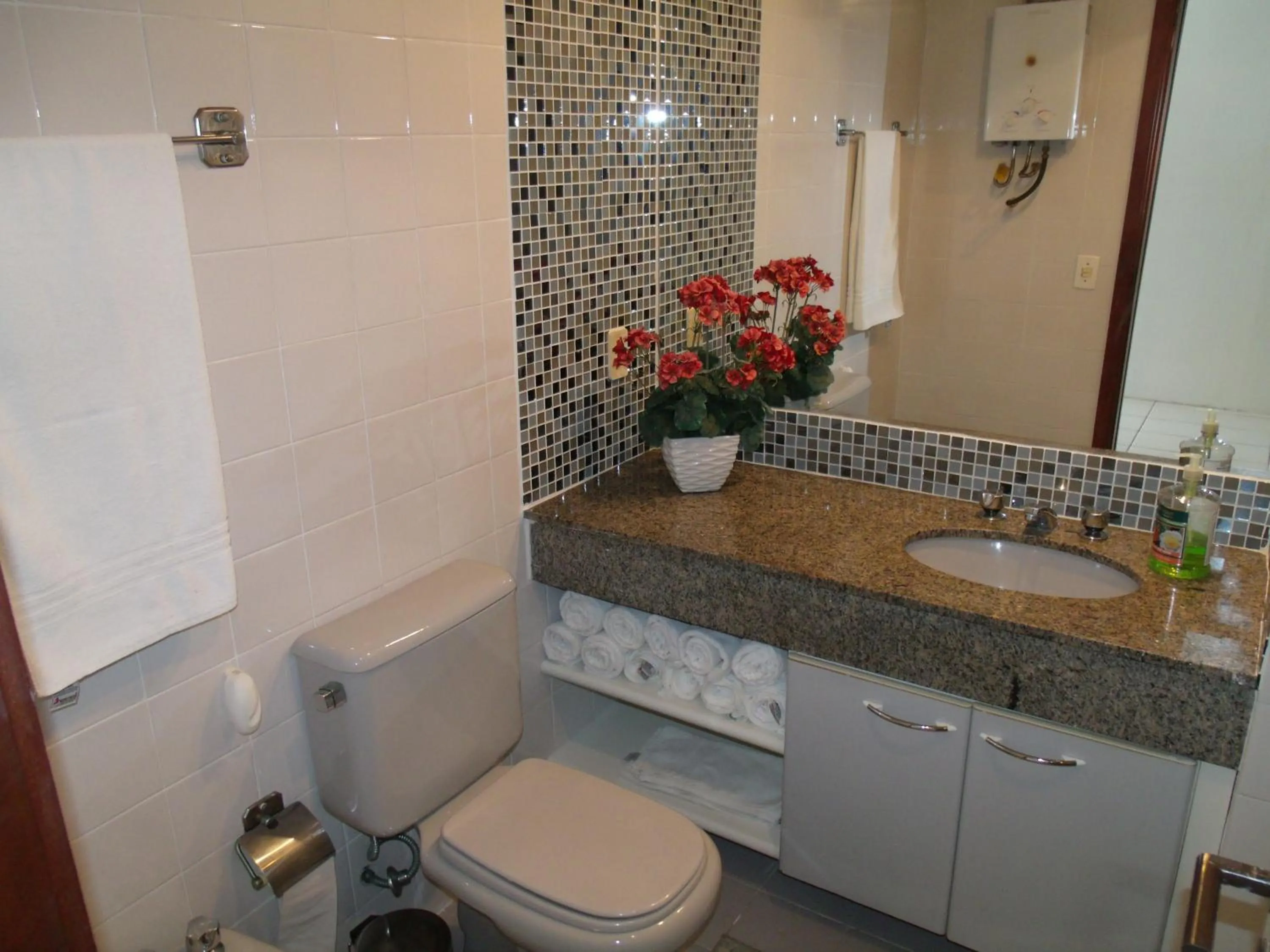 Bathroom in Alto Estilo Barra Posto 8