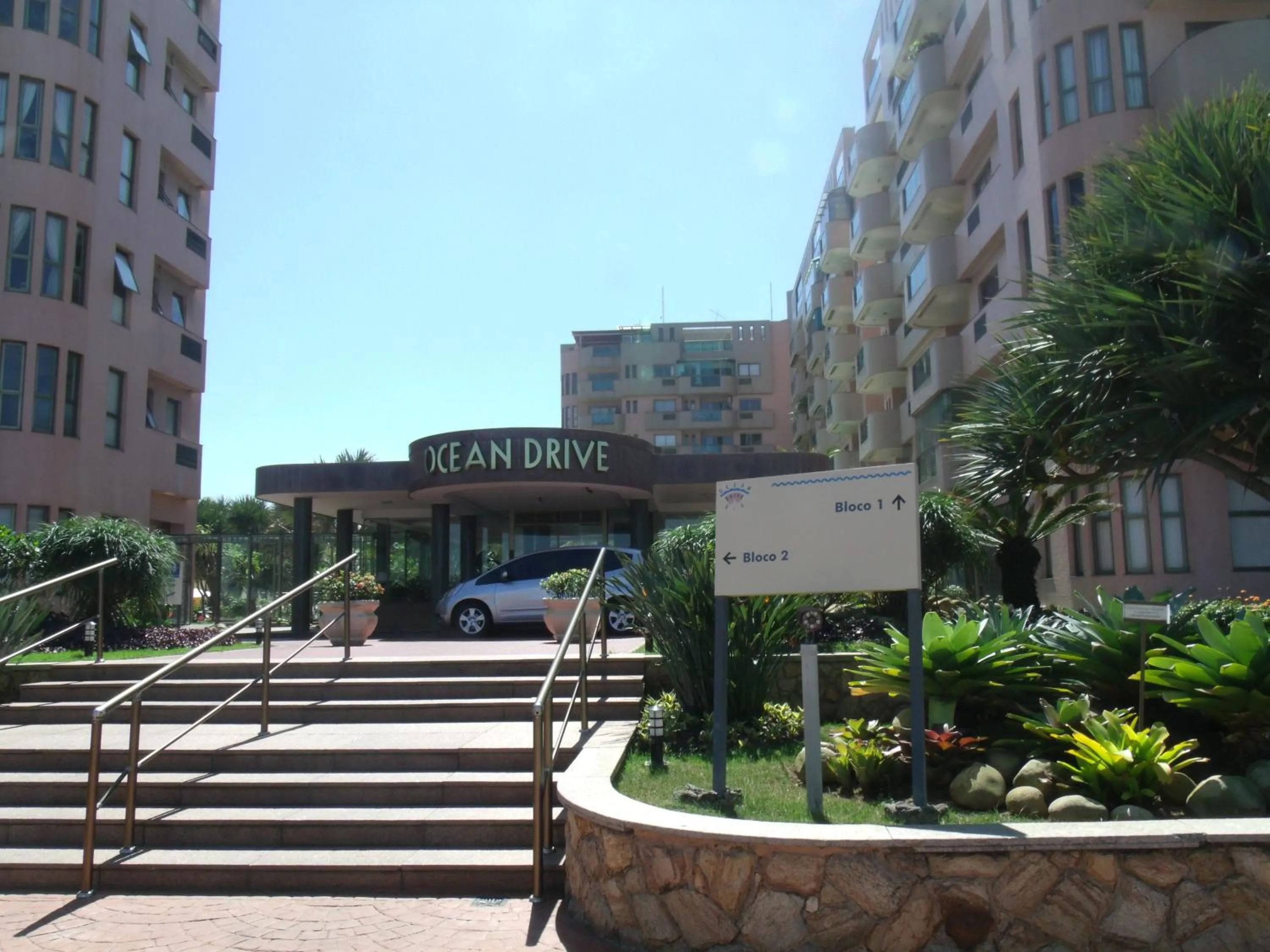 Facade/entrance in Alto Estilo Barra Posto 8