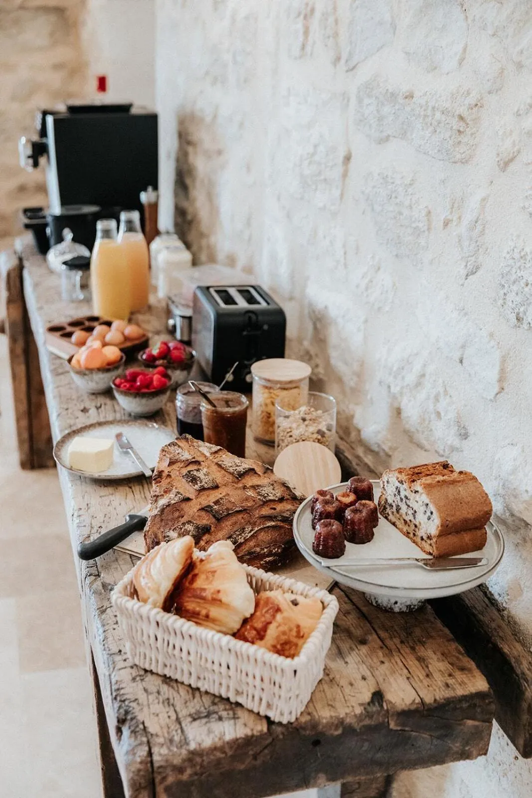 Breakfast in Château La Grande Clotte