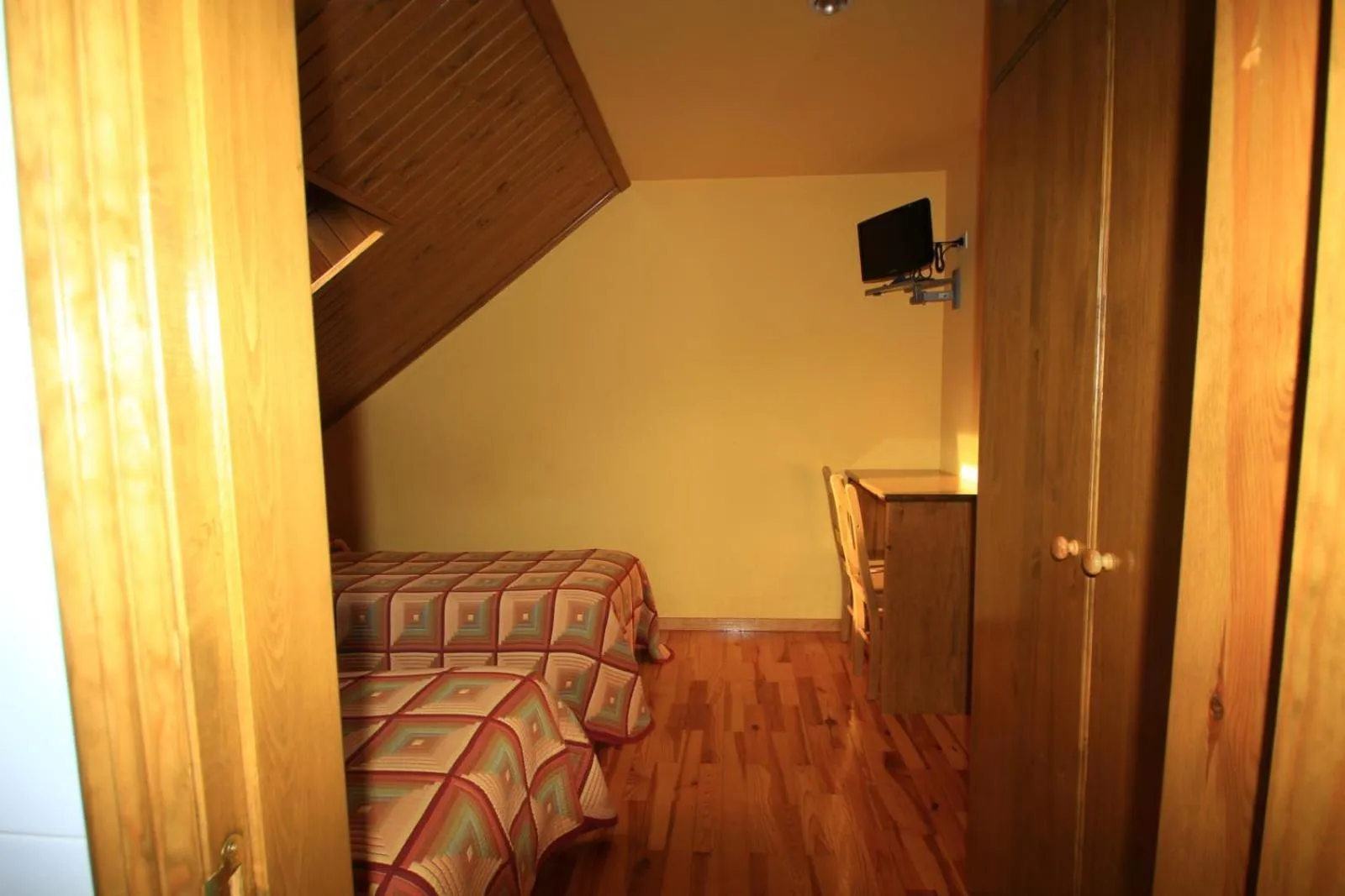 Bed in Hotel, Bungalows y Camping Viu