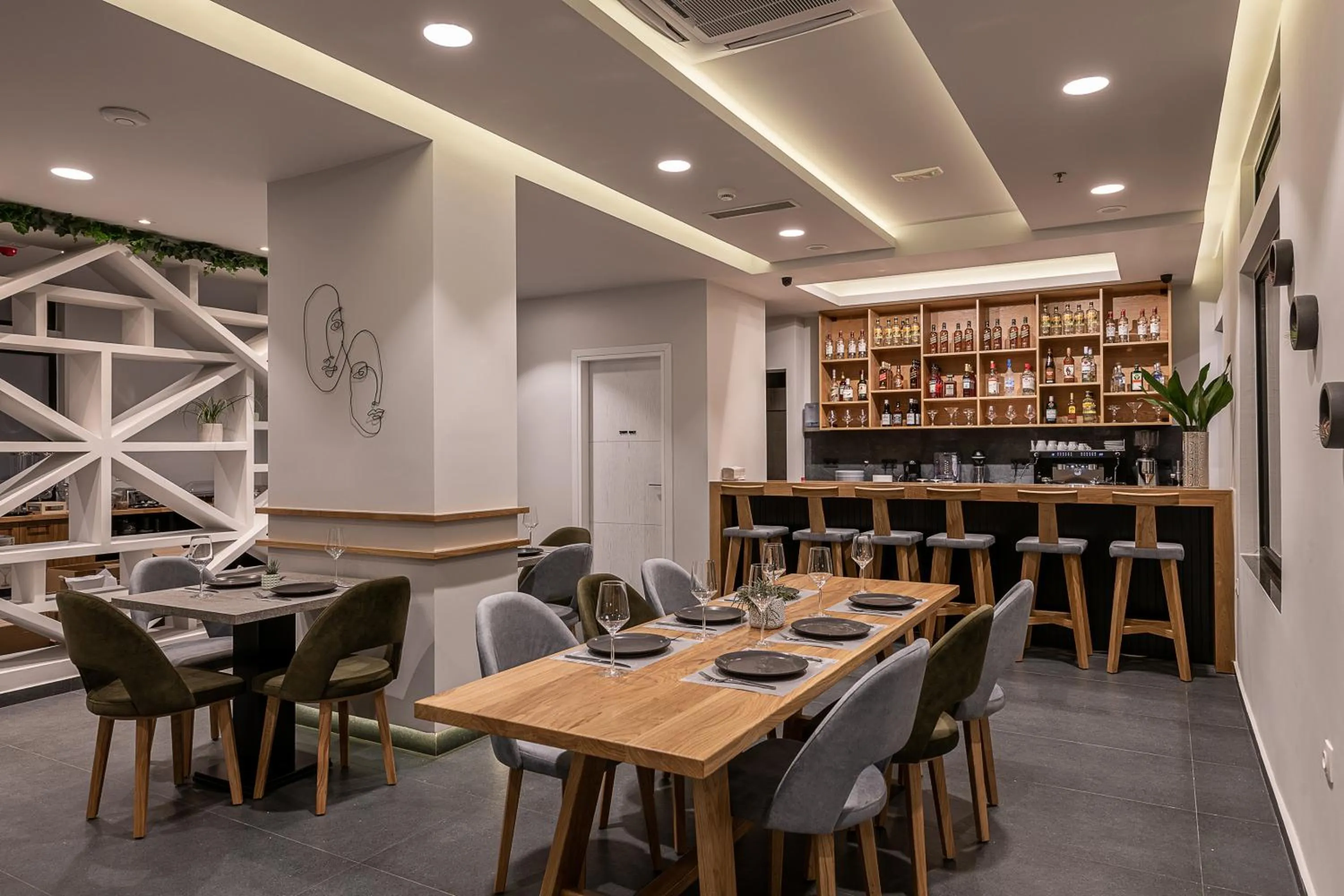 Restaurant/places to eat in Morum City Hotel Chania