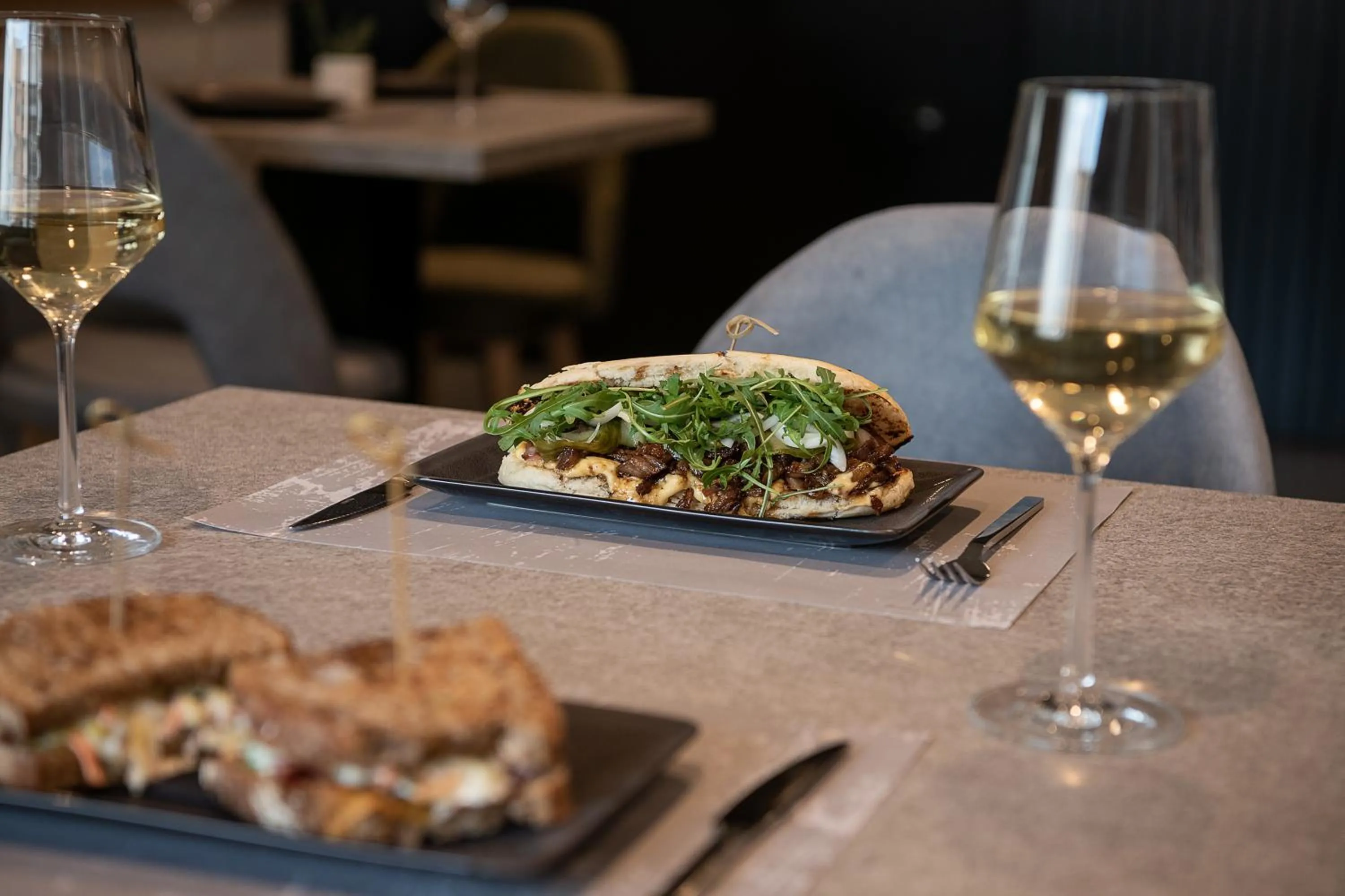 Restaurant/places to eat in Morum City Hotel Chania