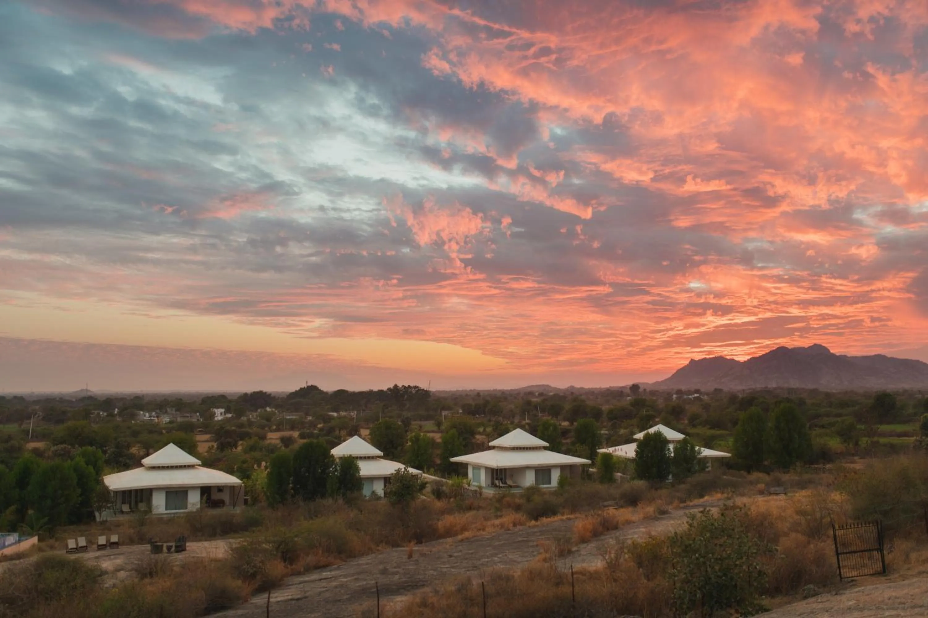 Mountain view in Brij Pola, Jawai - Luxury Jungle Camp with Private Pools