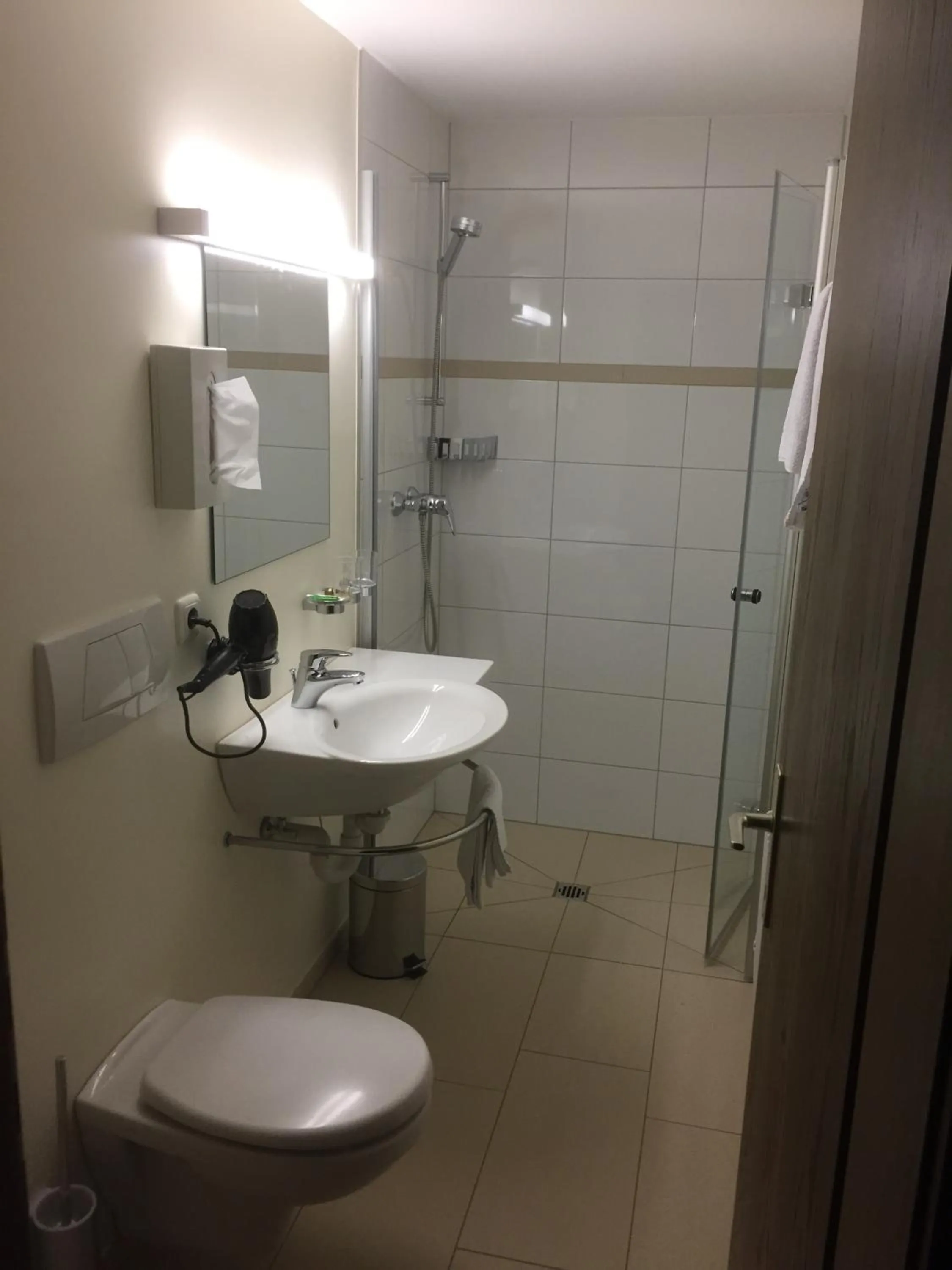 Shower in Hotel Restaurant Rössle