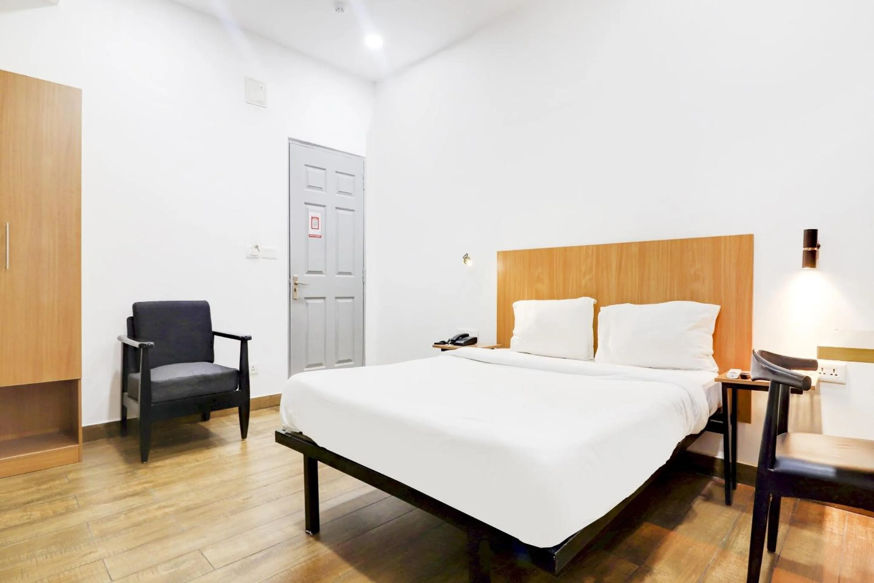 Bedroom in Townhouse Madhapur Near Shilparamam