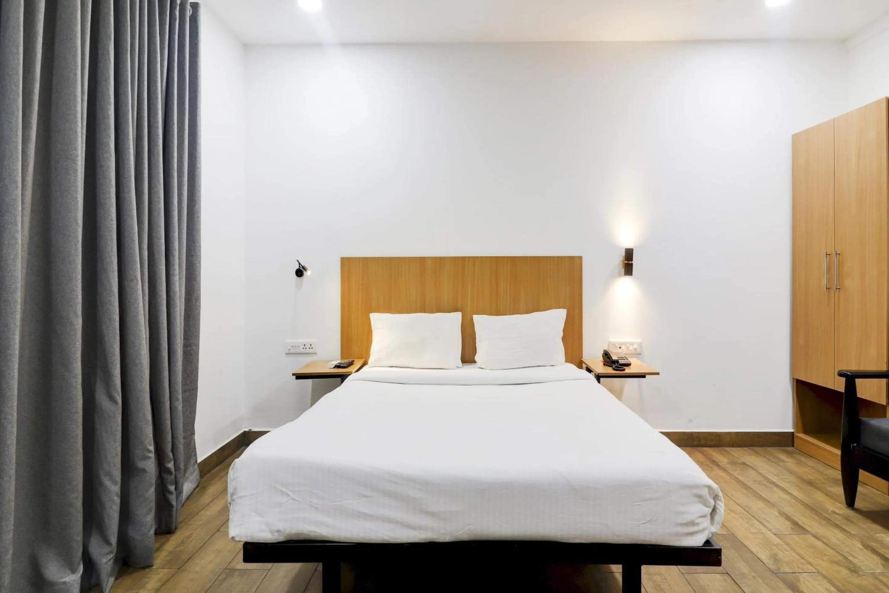 Bedroom in Townhouse Madhapur Near Shilparamam