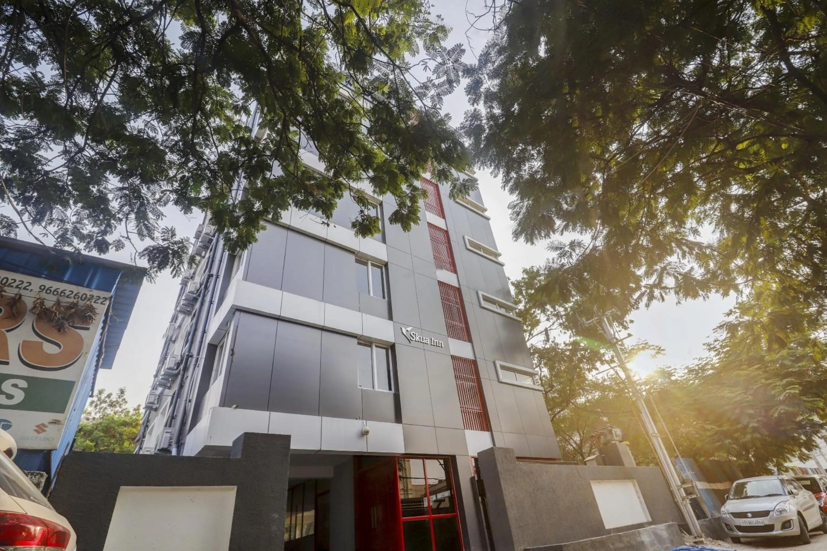 Facade/entrance in Townhouse Madhapur Near Shilparamam