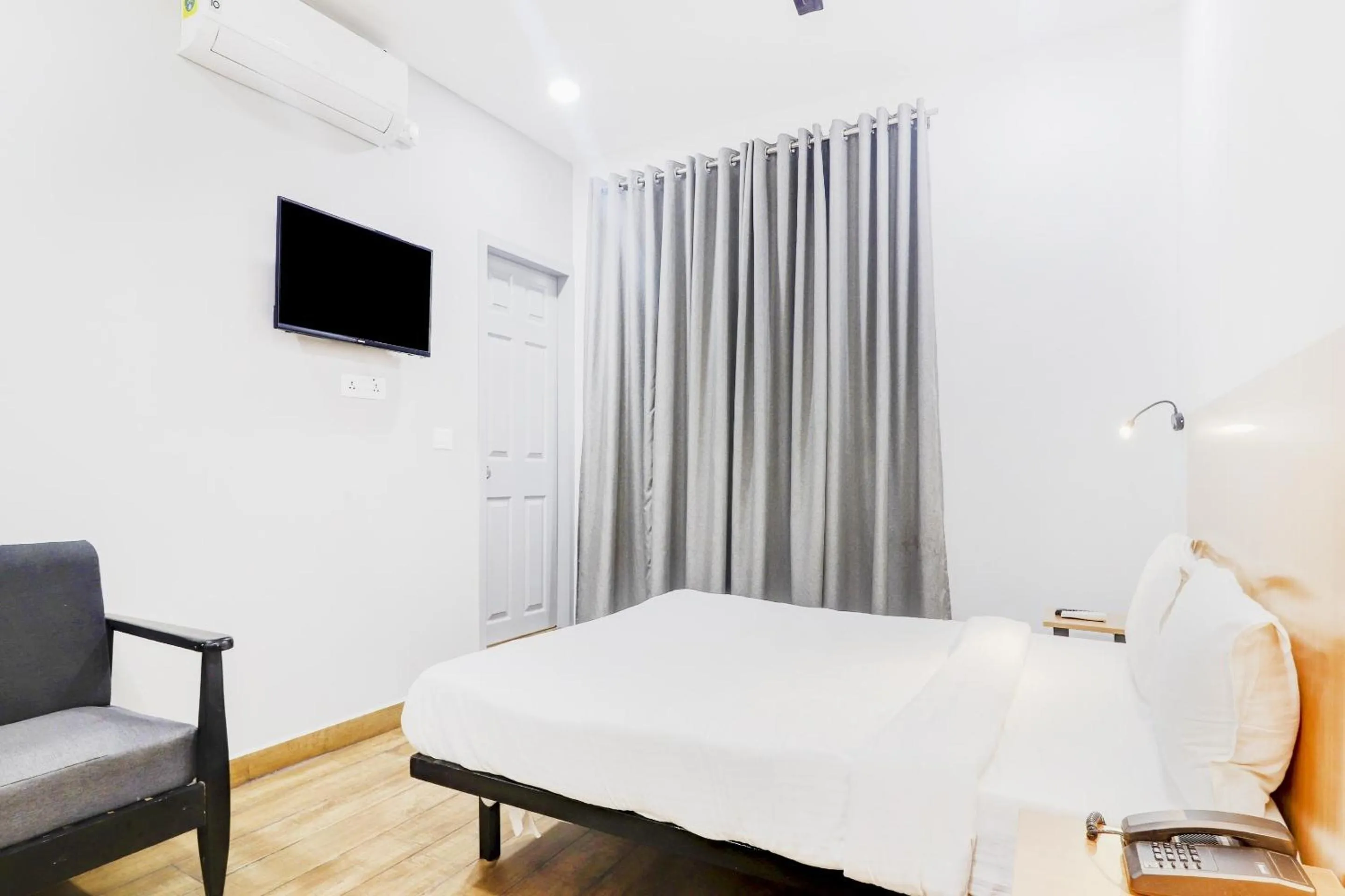 Bedroom in Townhouse Madhapur Near Shilparamam