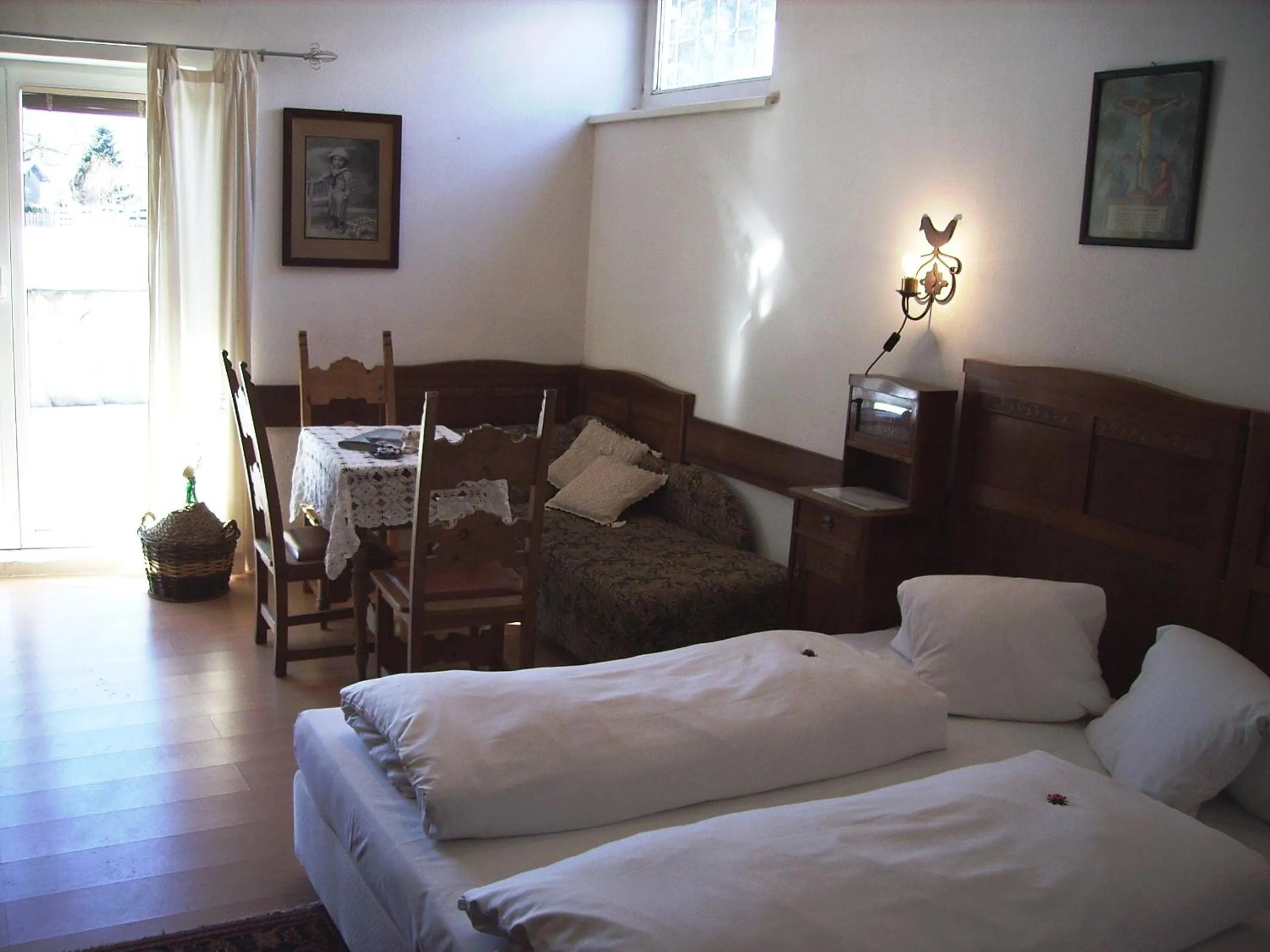 Photo of the whole room, Bed in Alp Art Hotel Götzens