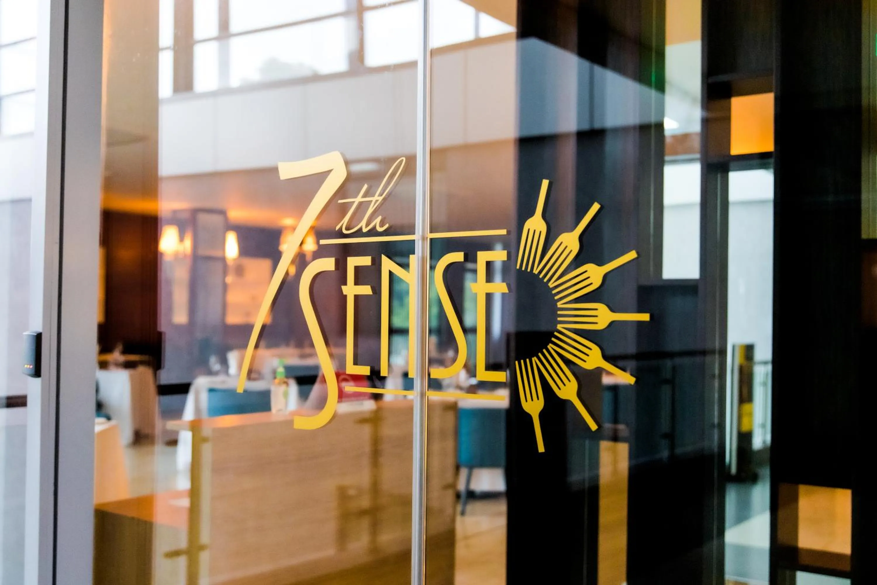 Restaurant/places to eat in The Quorum