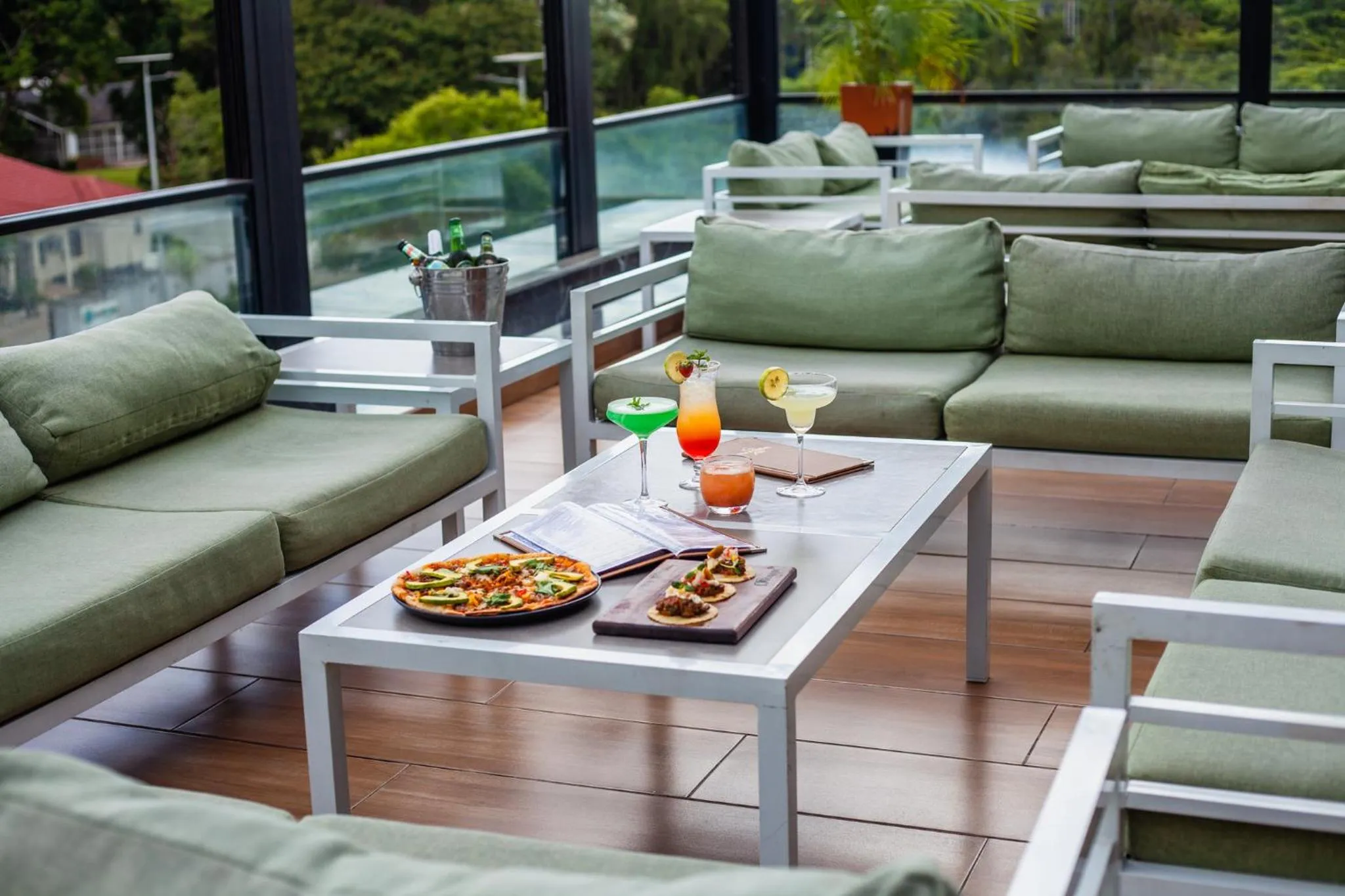 Restaurant/places to eat in The Quorum