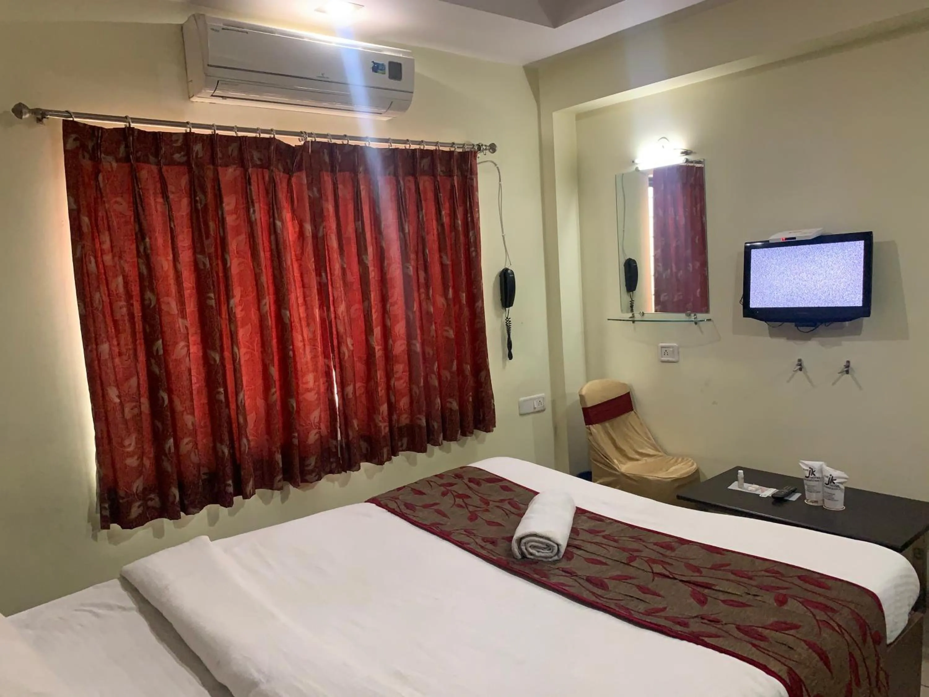 Bed in JK Rooms 147 Lions - Koradi Nagpur